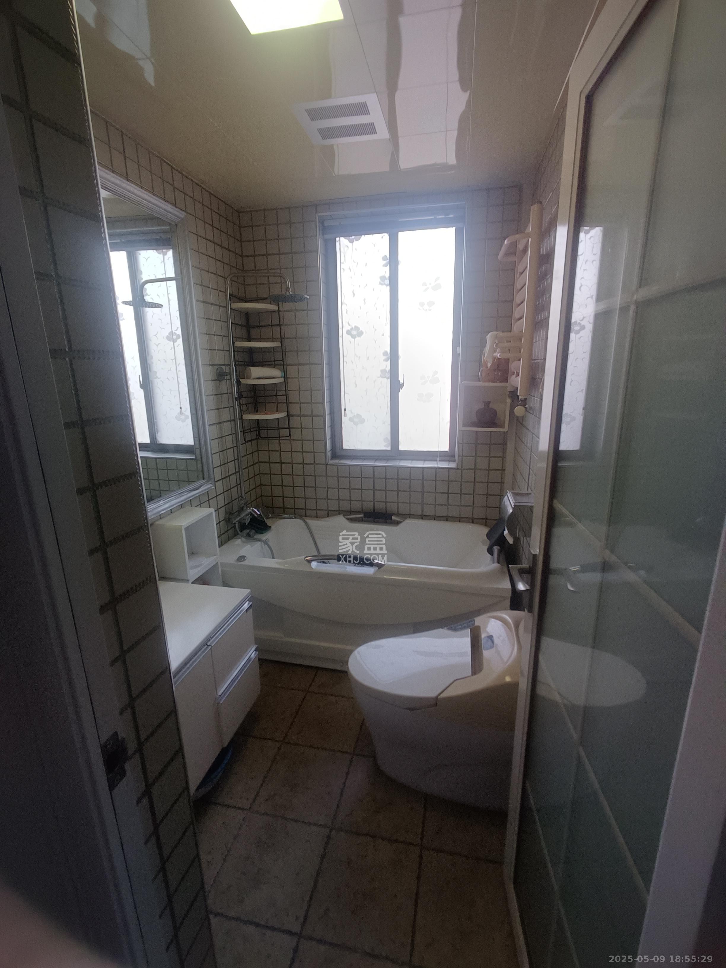 交通厅宿舍  4室1厅1卫    5600.0元/月 交通厅宿舍  4室1厅1卫    5600.0元/月室内图