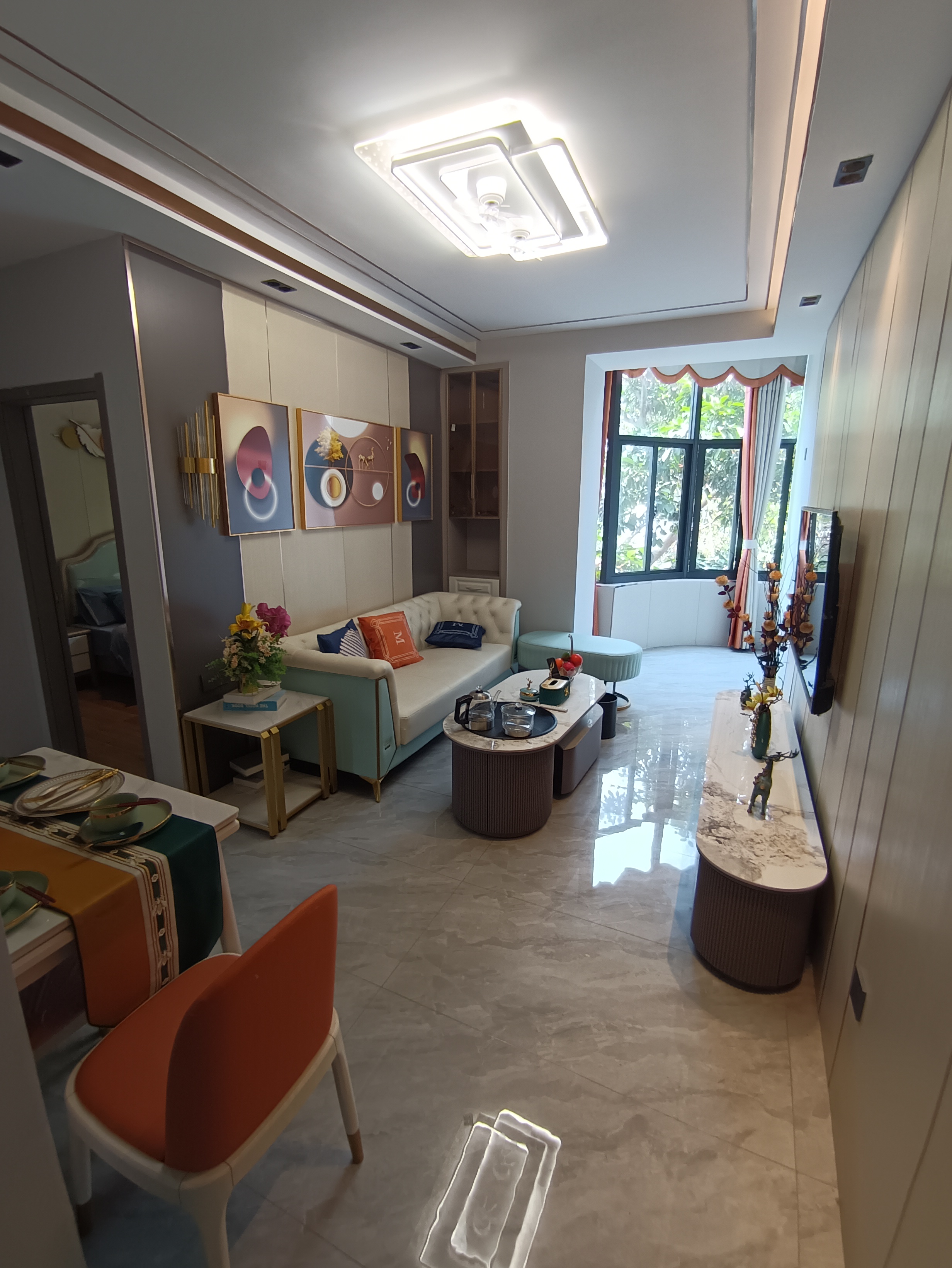 鸿昌盛大厦 2室2厅1卫 89.0万 鸿昌盛大厦 2室2厅1卫 89.0万客厅