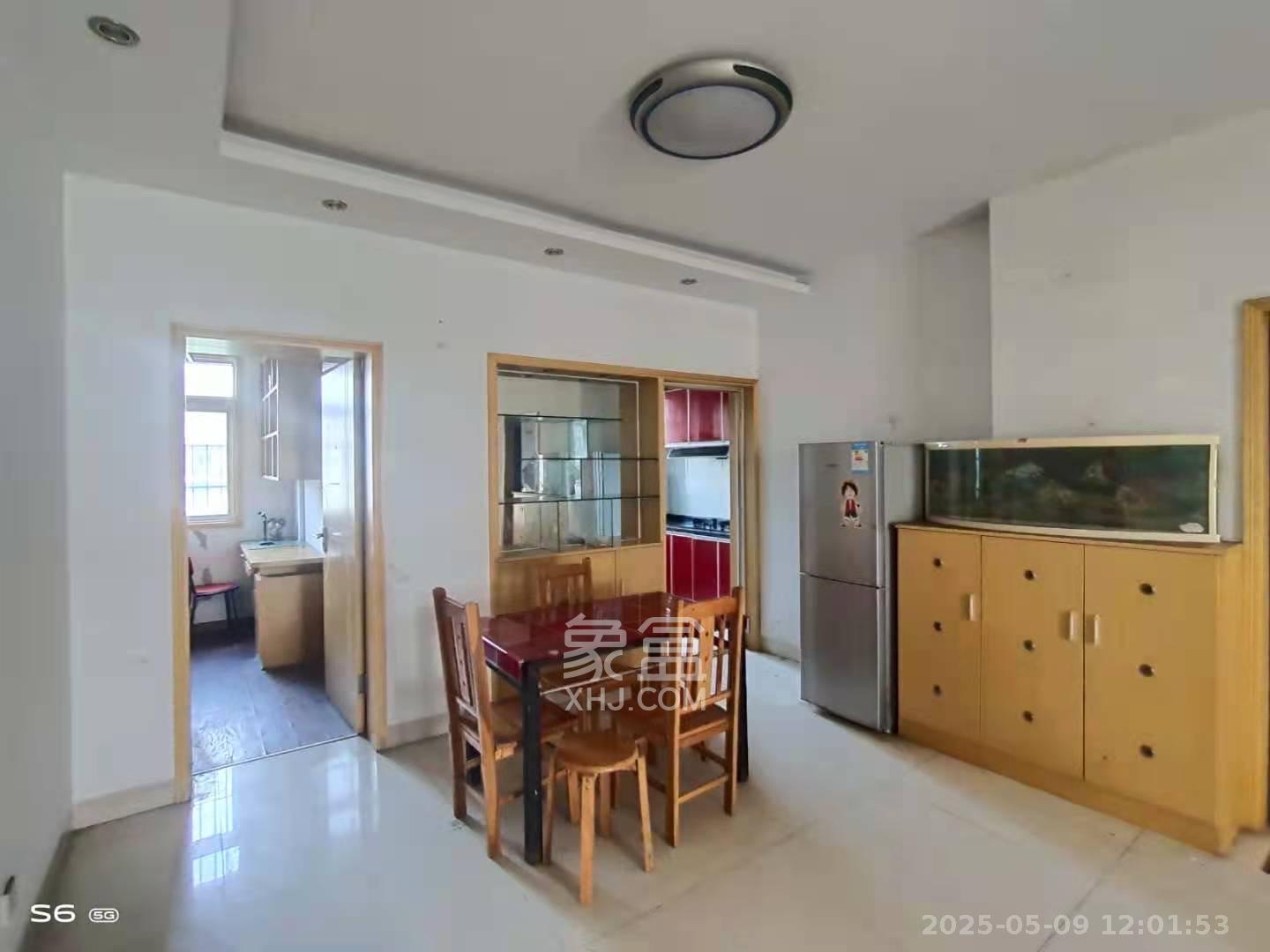 鄱阳小区  3室2厅1卫    1600.0元/月 鄱阳小区  3室2厅1卫    1600.0元/月室内图