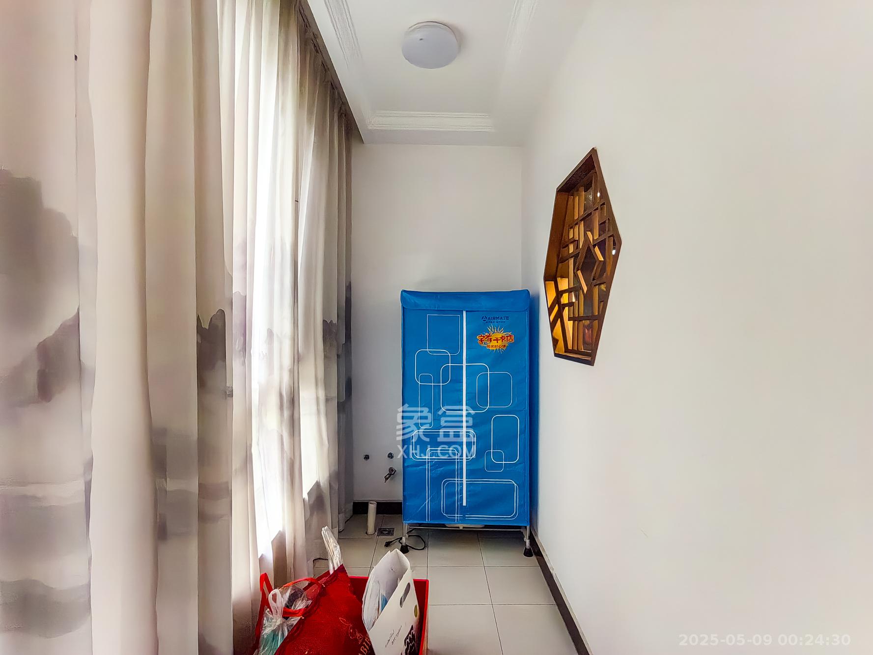 保利香槟国际  6室3厅3卫    420.0万 保利香槟国际  6室3厅3卫    420.0万阳台