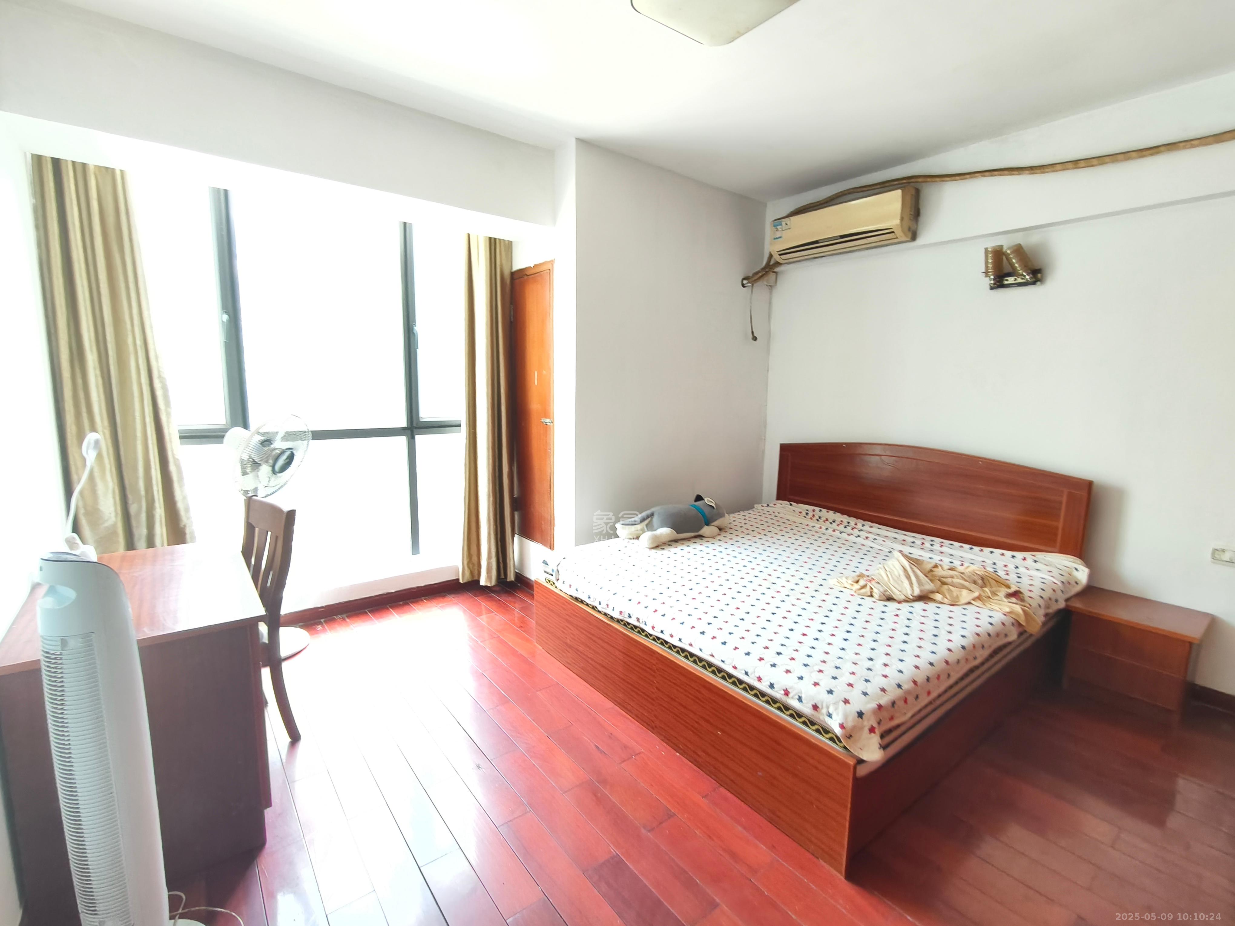 阳光100二期  1室1厅1卫    1600.0元/月室内图