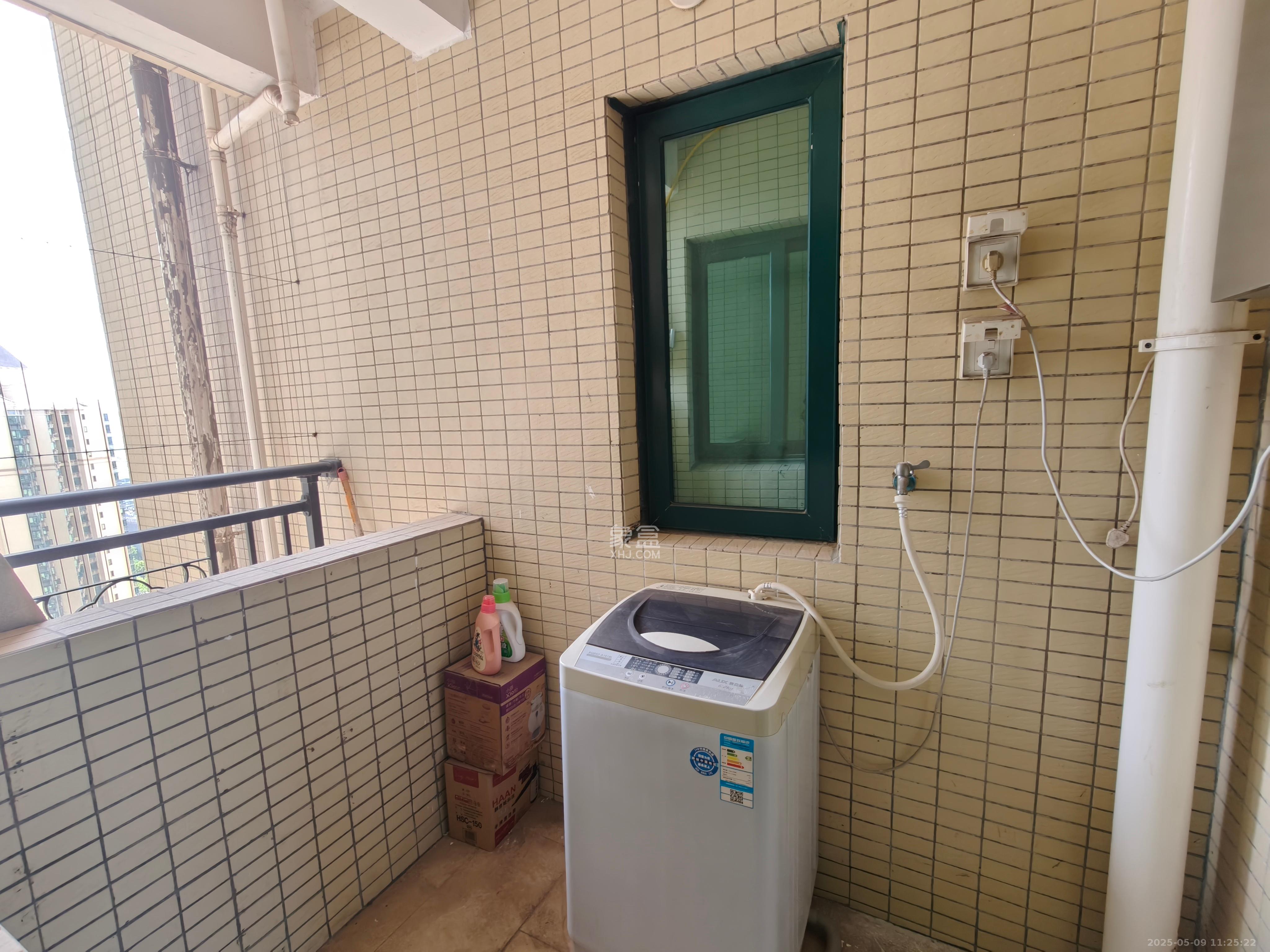 恒大翡翠华庭 3室2厅2卫 1900.0元/月 恒大翡翠华庭 3室2厅2卫 1900.0元/月室内图