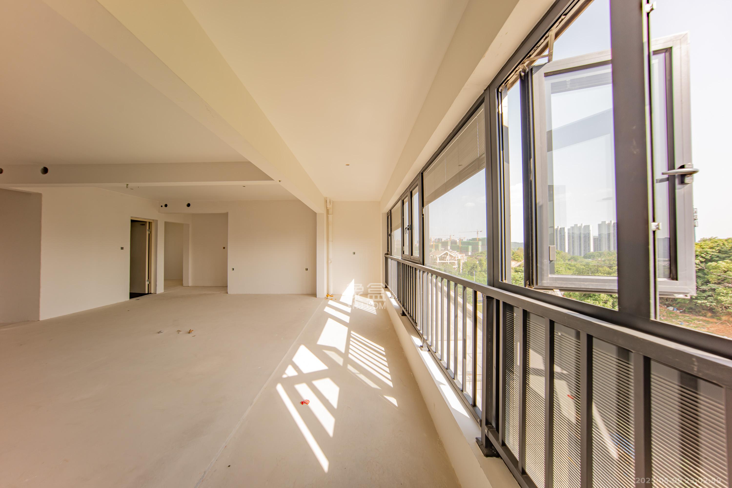 建投象山国际 4室2厅2卫 179.0万 建投象山国际 4室2厅2卫 179.0万阳台