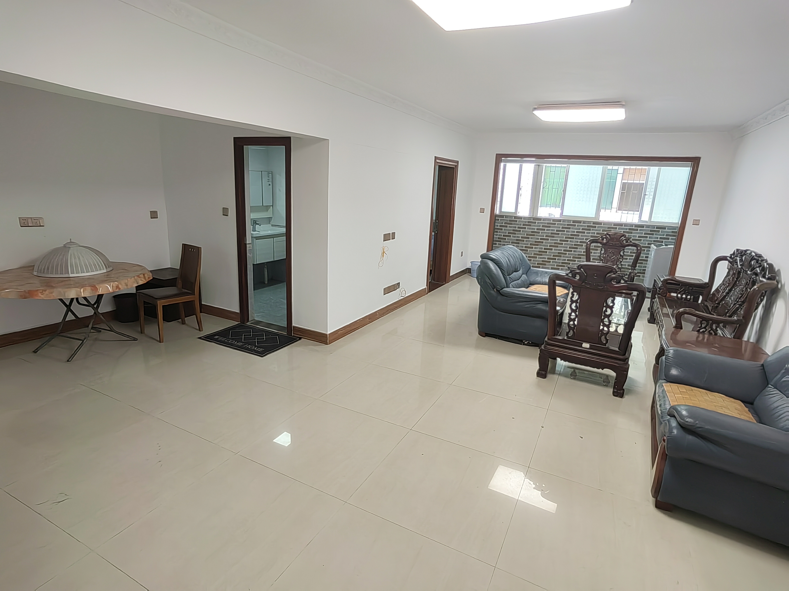 海南国际贸易商务大厦 3室2厅2卫 130.0万 海南国际贸易商务大厦 3室2厅2卫 130.0万户型图