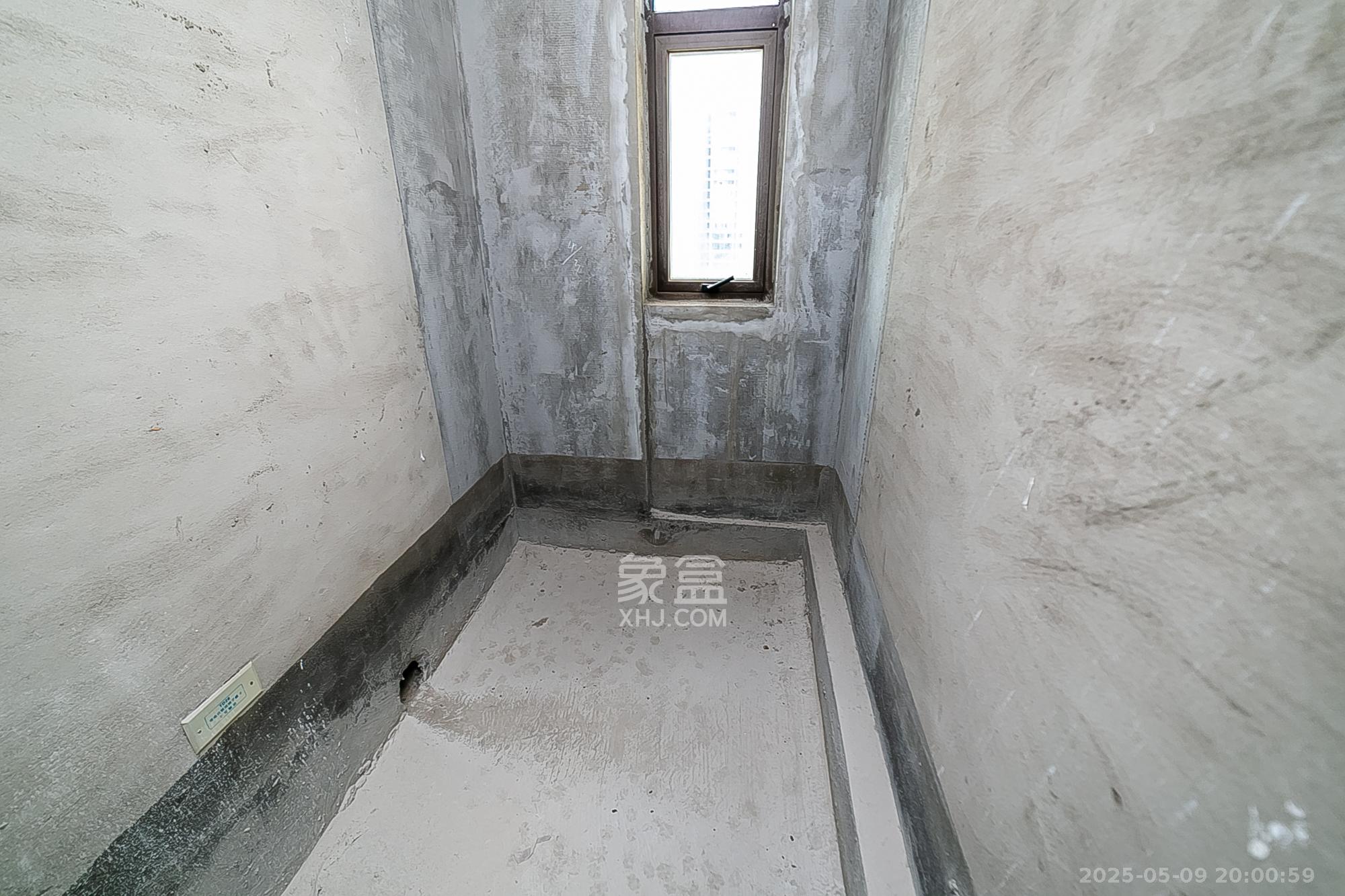 中建江山壹号  1室2厅2卫   762.00万卫生间