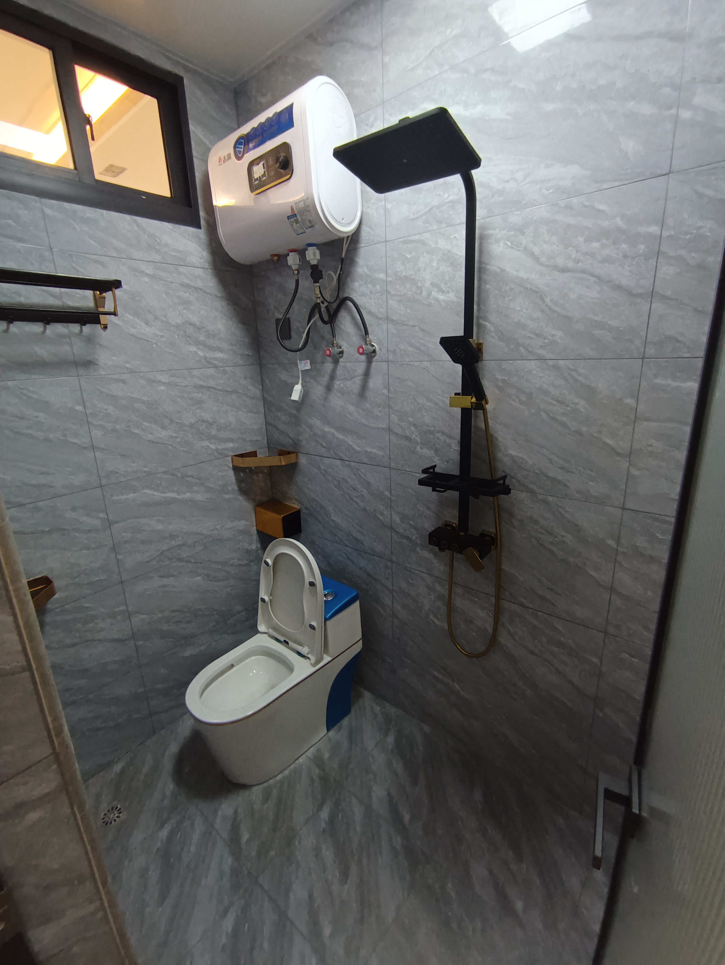 鸿昌盛大厦 2室1厅1卫 83.0万 鸿昌盛大厦 2室1厅1卫 83.0万客厅