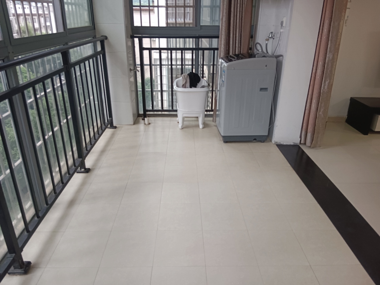 景湖春天  2室2厅1卫   1500.00元/月室内图