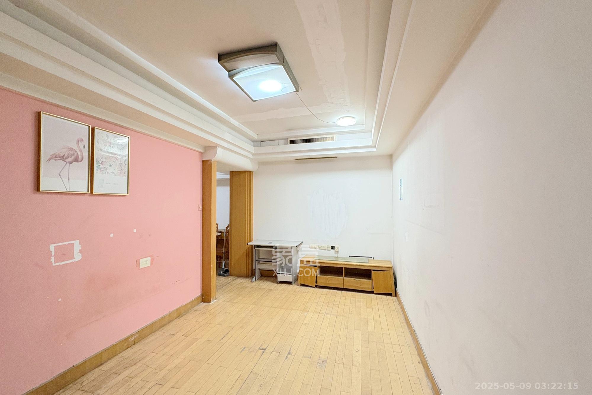 建工集团单位房  3室2厅1卫    85.0万