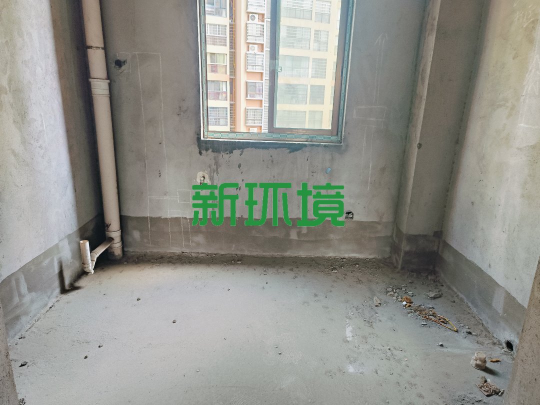尚东御园  4室2厅2卫    66.8万客厅