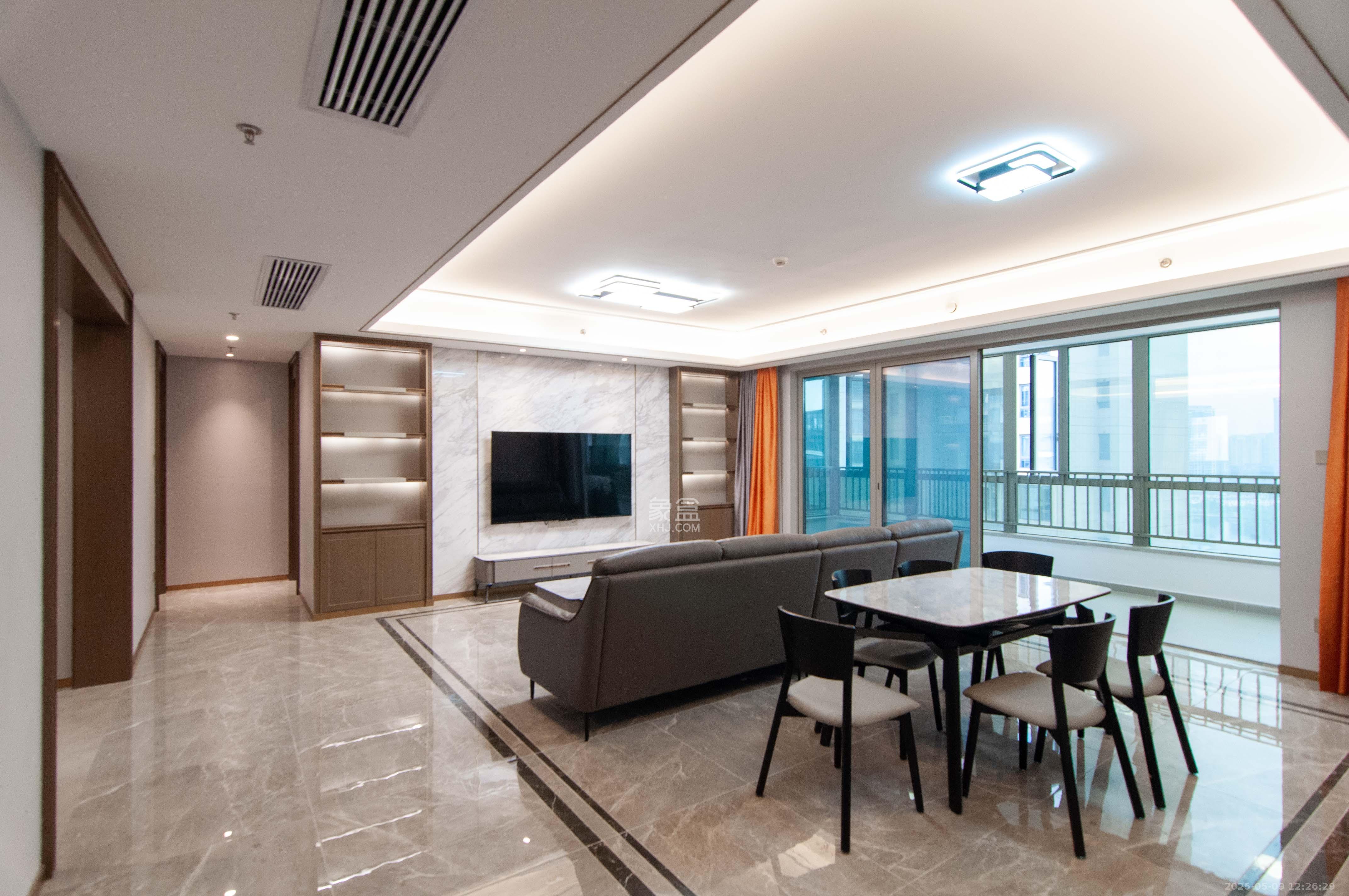 梅溪湖金茂湾  4室2厅2卫    315.0万 梅溪湖金茂湾  4室2厅2卫    315.0万客厅