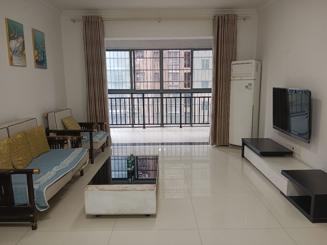 景湖春天 2室2厅1卫 1500.0元/月 景湖春天 2室2厅1卫 1500.0元/月室内图