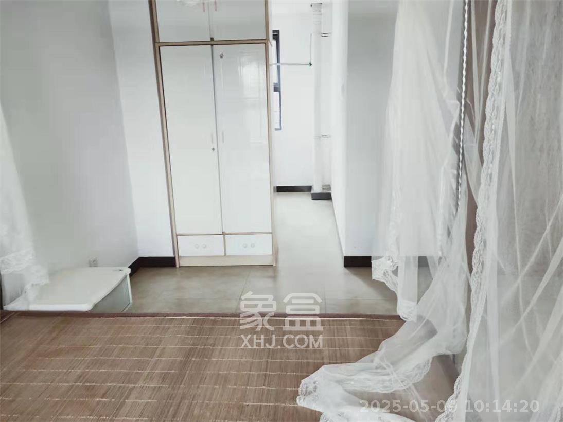 莱茵城  3室1厅2卫   1800.00元/月室内图