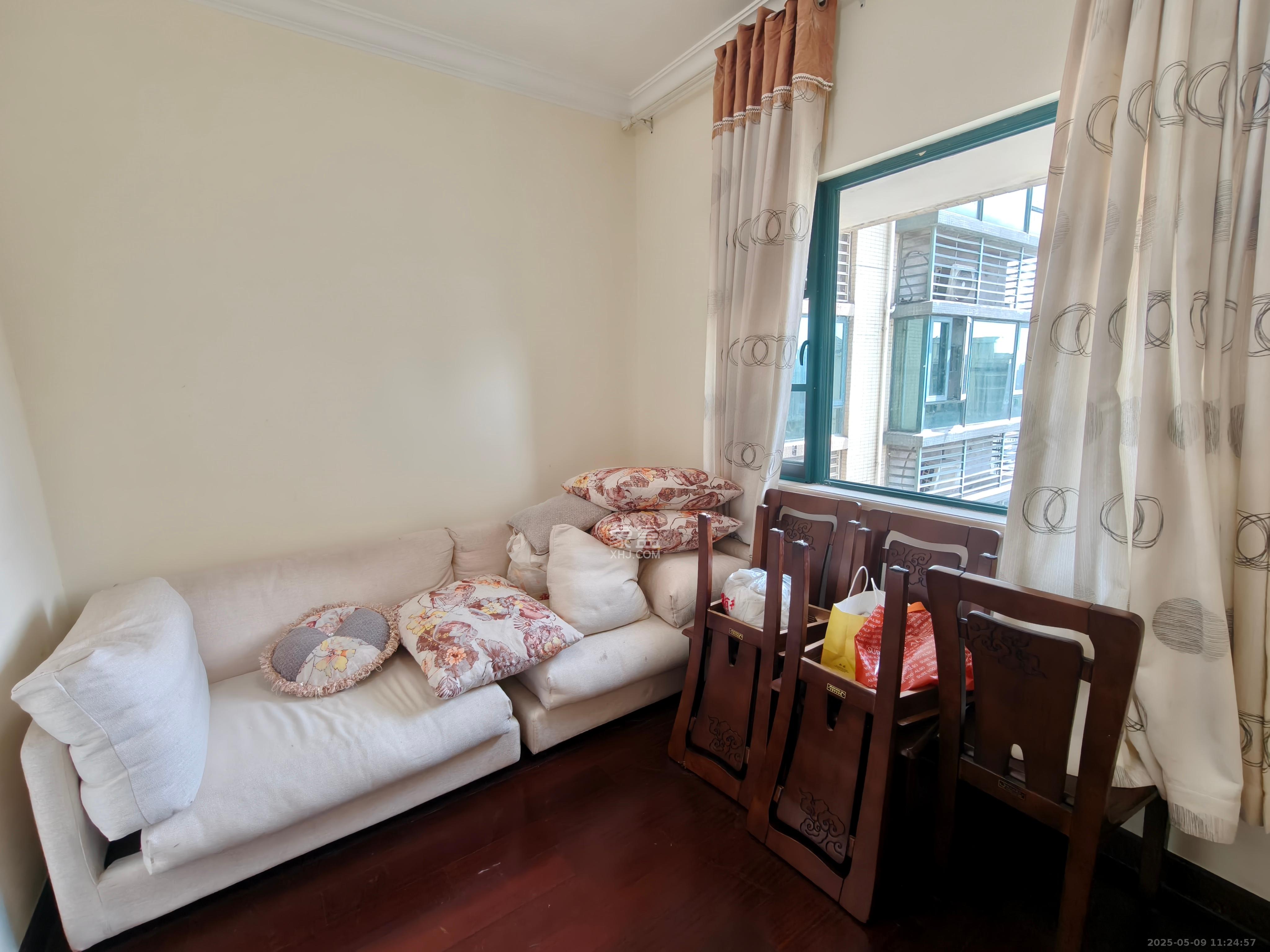 恒大翡翠华庭 3室2厅2卫 1900.0元/月 恒大翡翠华庭 3室2厅2卫 1900.0元/月室内图