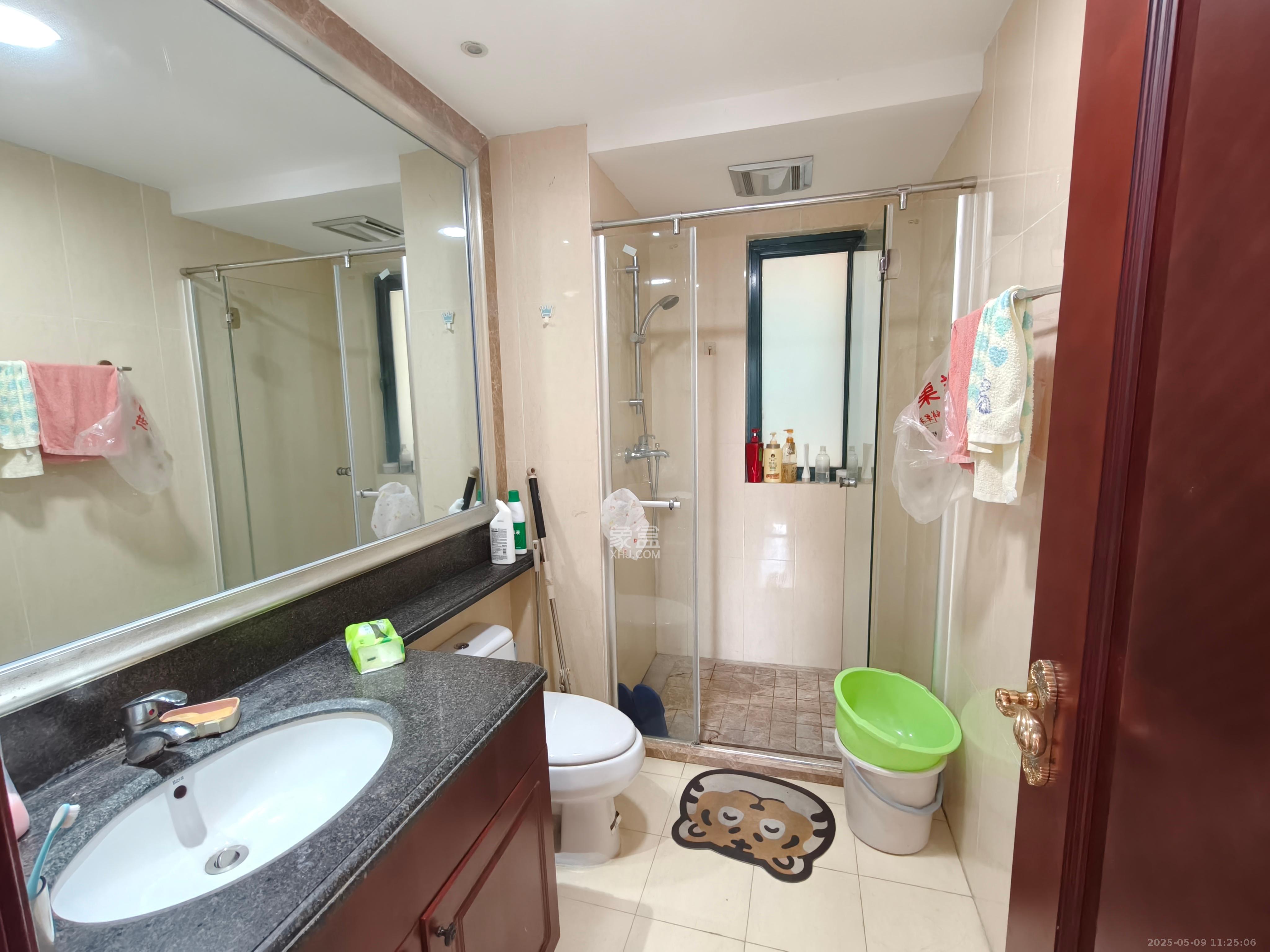 恒大翡翠华庭 3室2厅2卫 1900.0元/月 恒大翡翠华庭 3室2厅2卫 1900.0元/月室内图