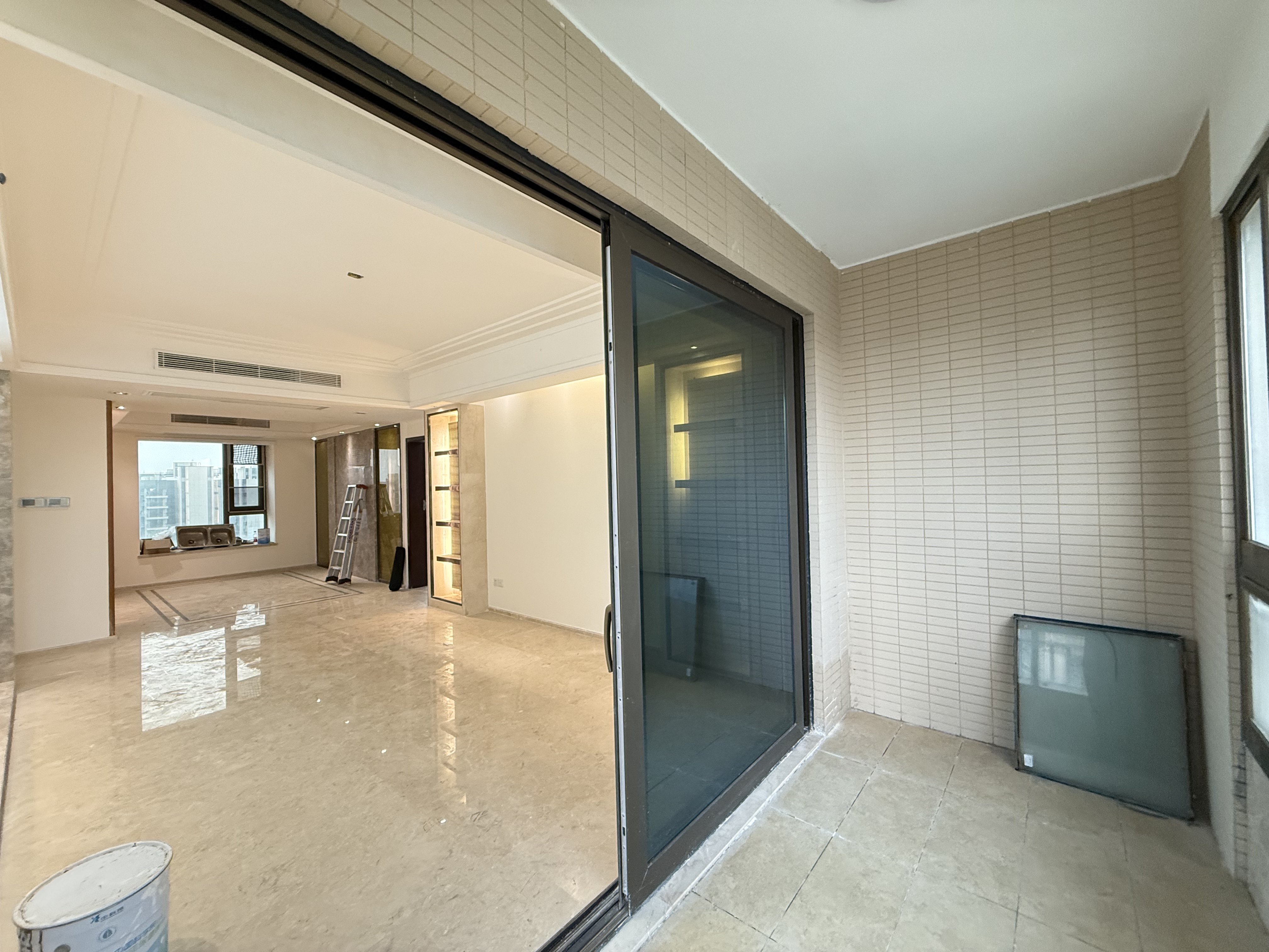 天鹅湾  3室2厅2卫   361.00万室内图