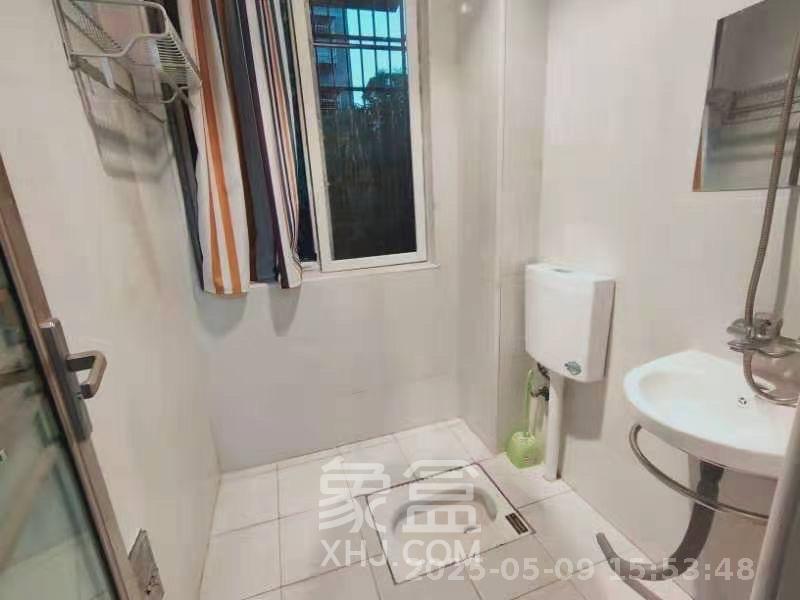 靳江小区 1室1厅1卫 1500.0元/月 靳江小区 1室1厅1卫 1500.0元/月室内图