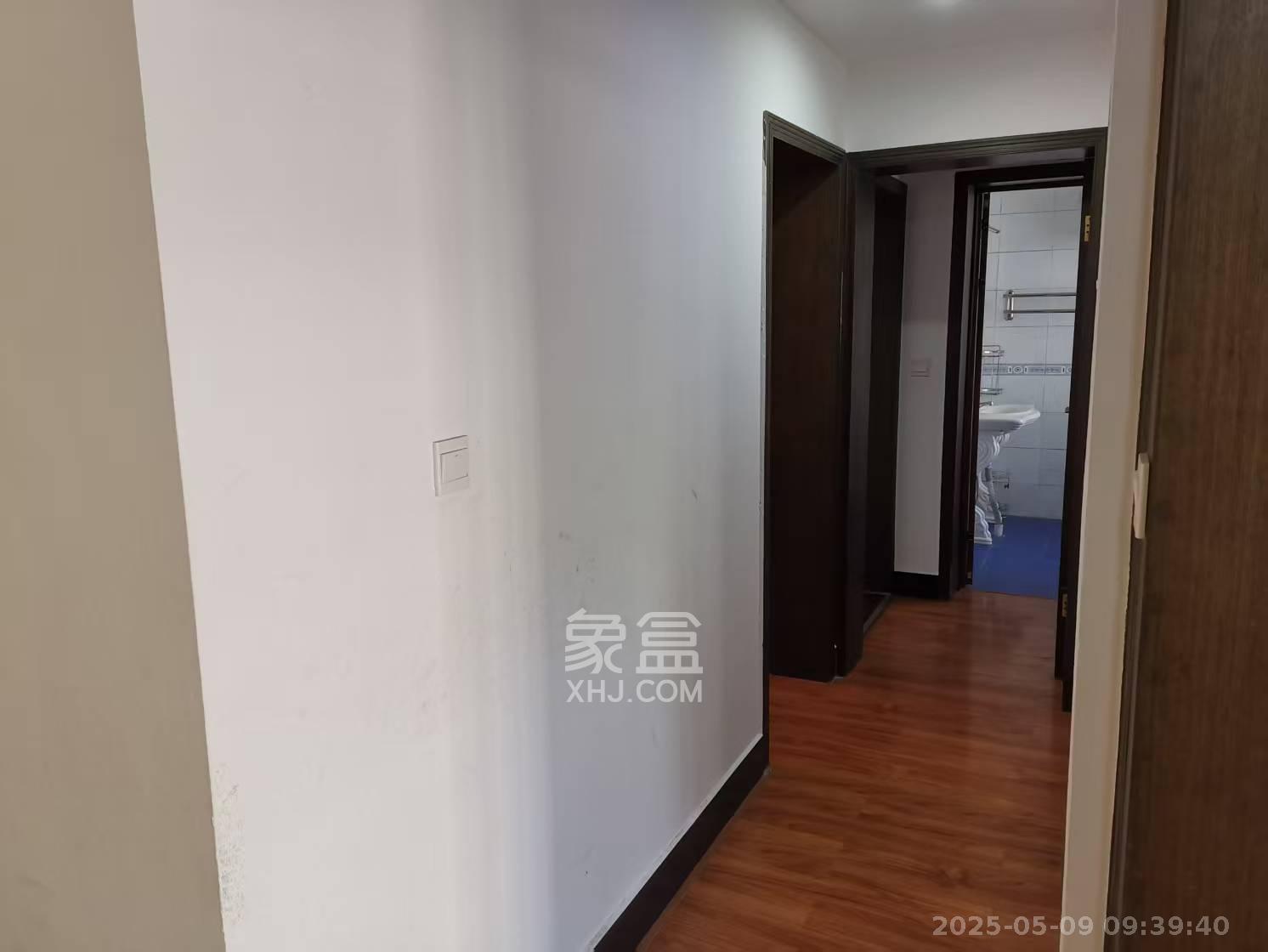 中建五局信和苑二区  3室2厅2卫   1800.00元/月室内图
