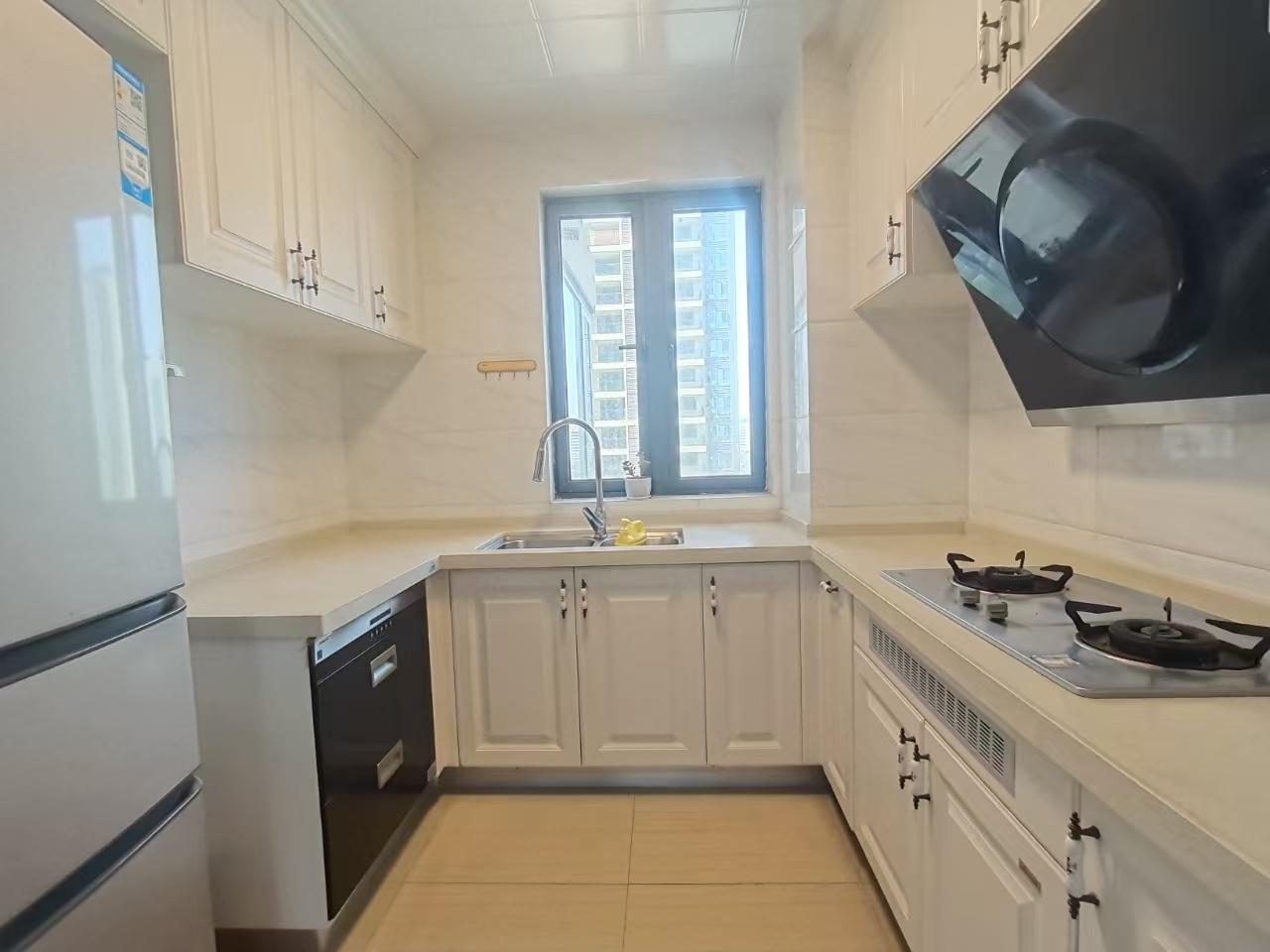 碧桂园梓山府 4室2厅2卫 2500.0元/月 碧桂园梓山府 4室2厅2卫 2500.0元/月室内图