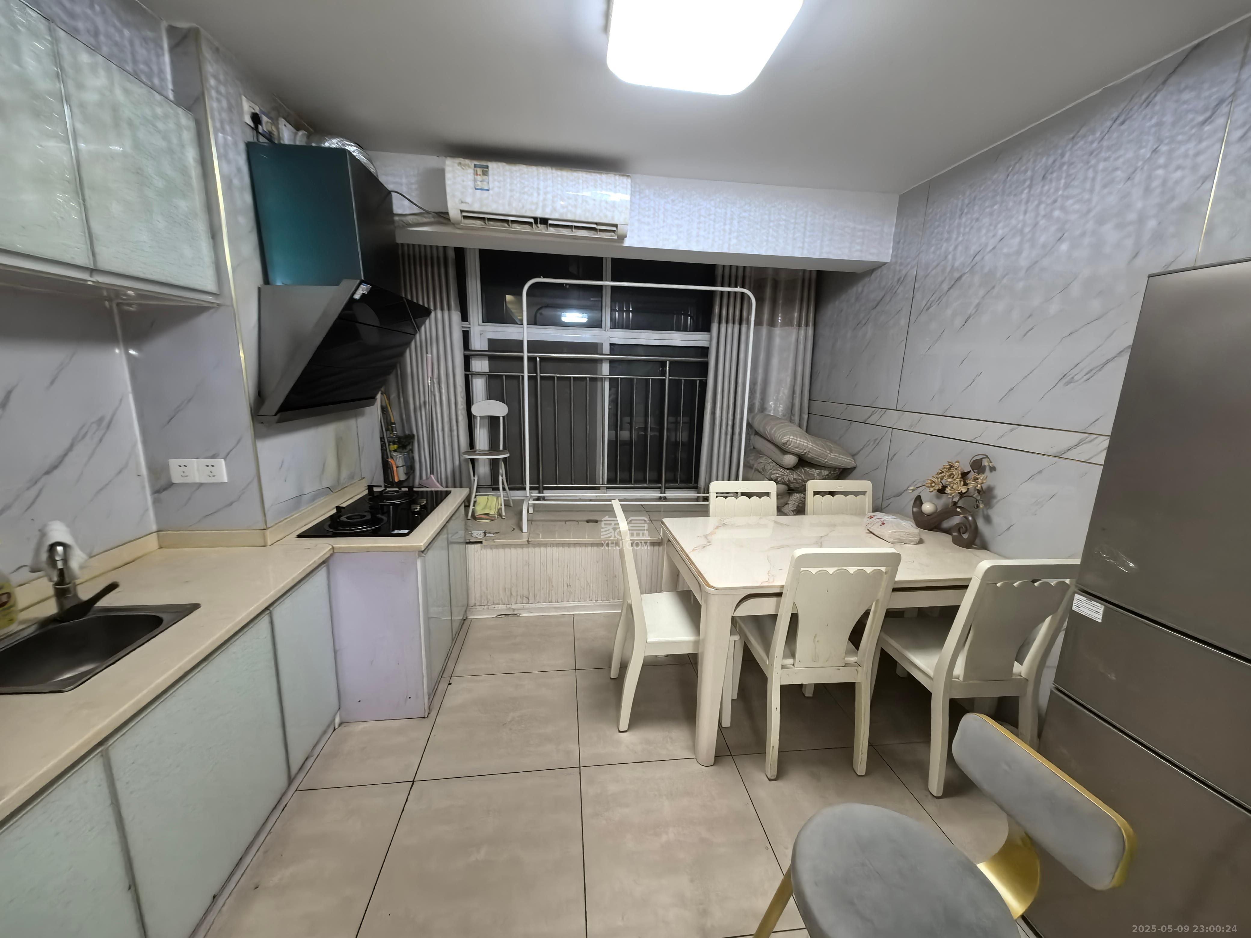 金色loft(鑫秋大厦) 2室1厅1卫 1900.0元/月 金色loft(鑫秋大厦) 2室1厅1卫 1900.0元/月室内图