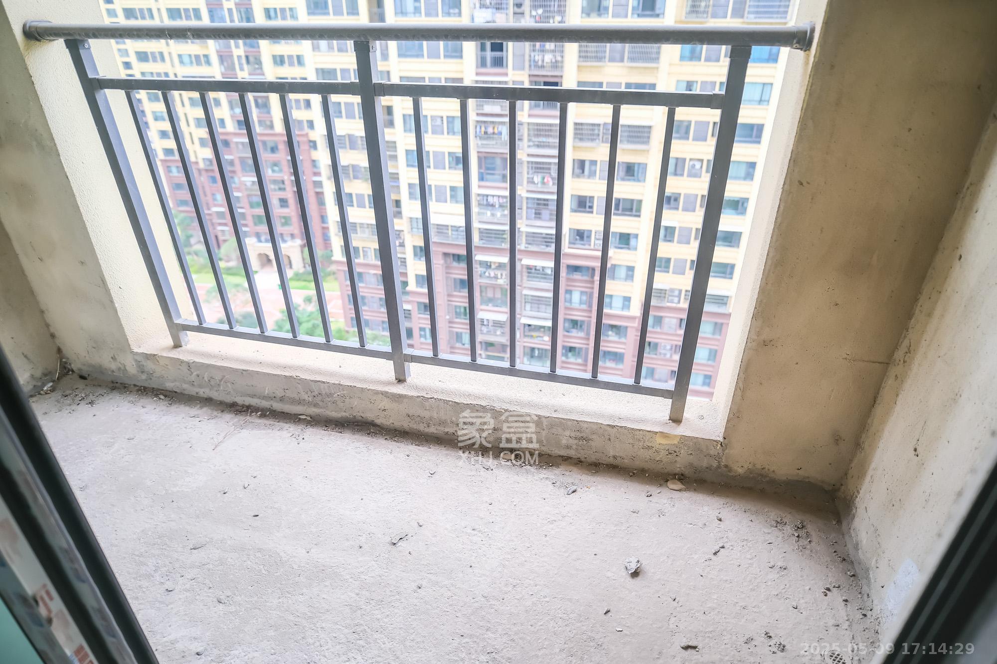 星城春晓 3室2厅2卫 85.0万 星城春晓 3室2厅2卫 85.0万阳台