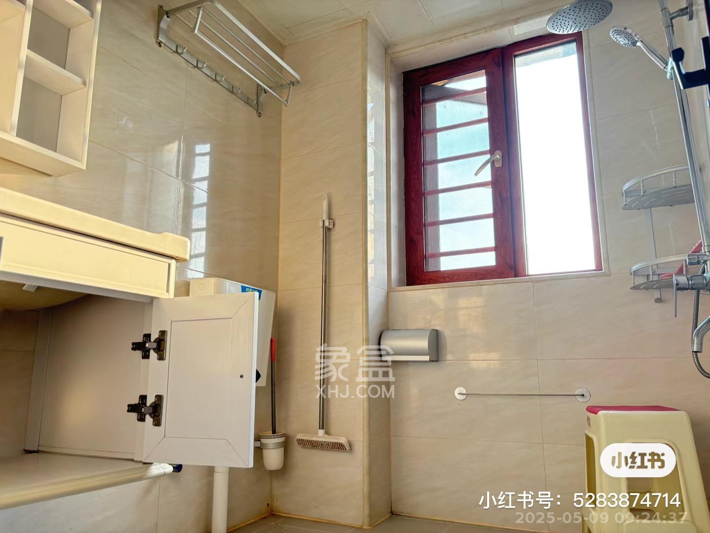 东方美地  3室2厅2卫   2400.00元/月室内图