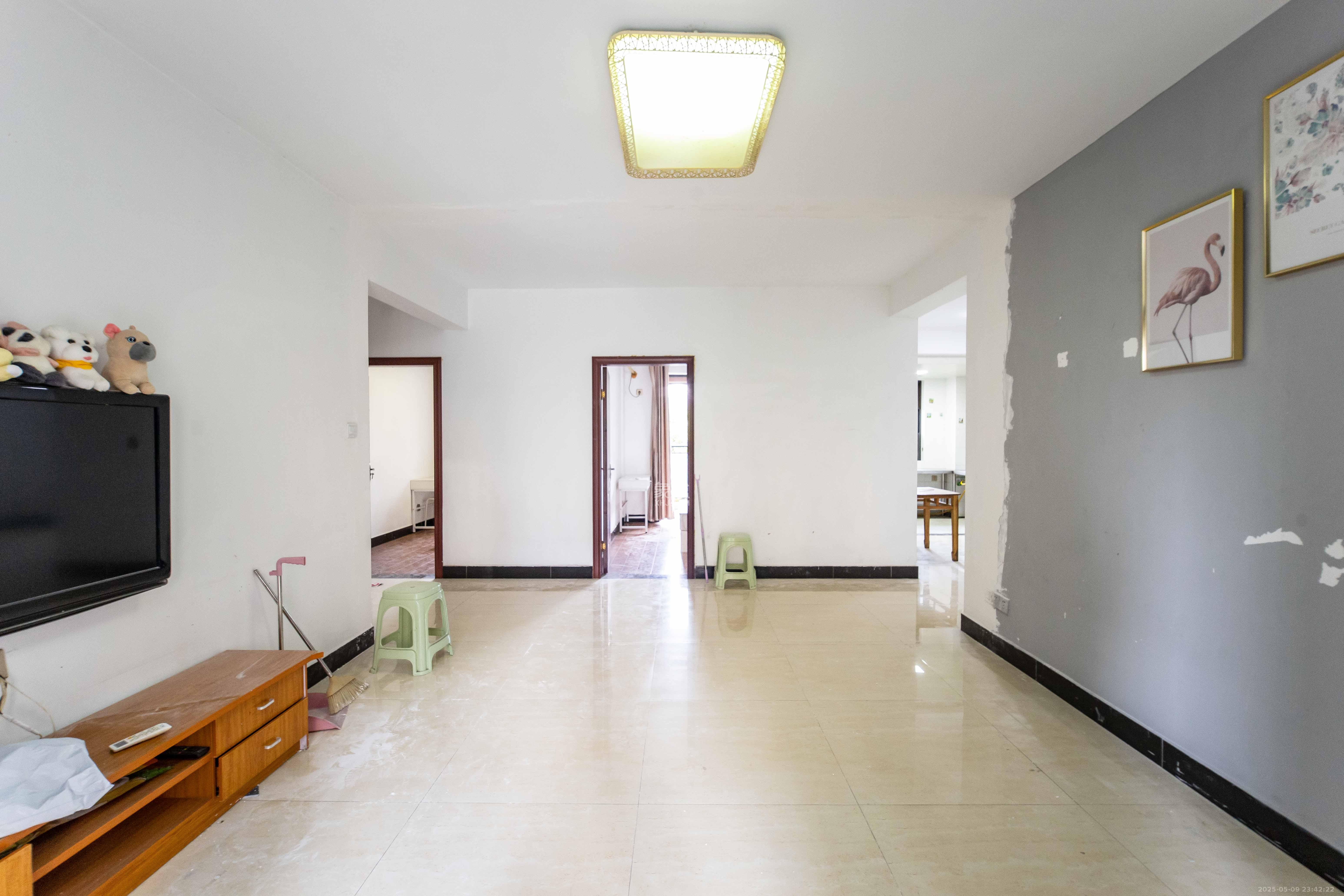 锦湘国际星城四期(金丽苑)  3室2厅2卫    110.0万 锦湘国际星城四期(金丽苑)  3室2厅2卫    110.0万客厅