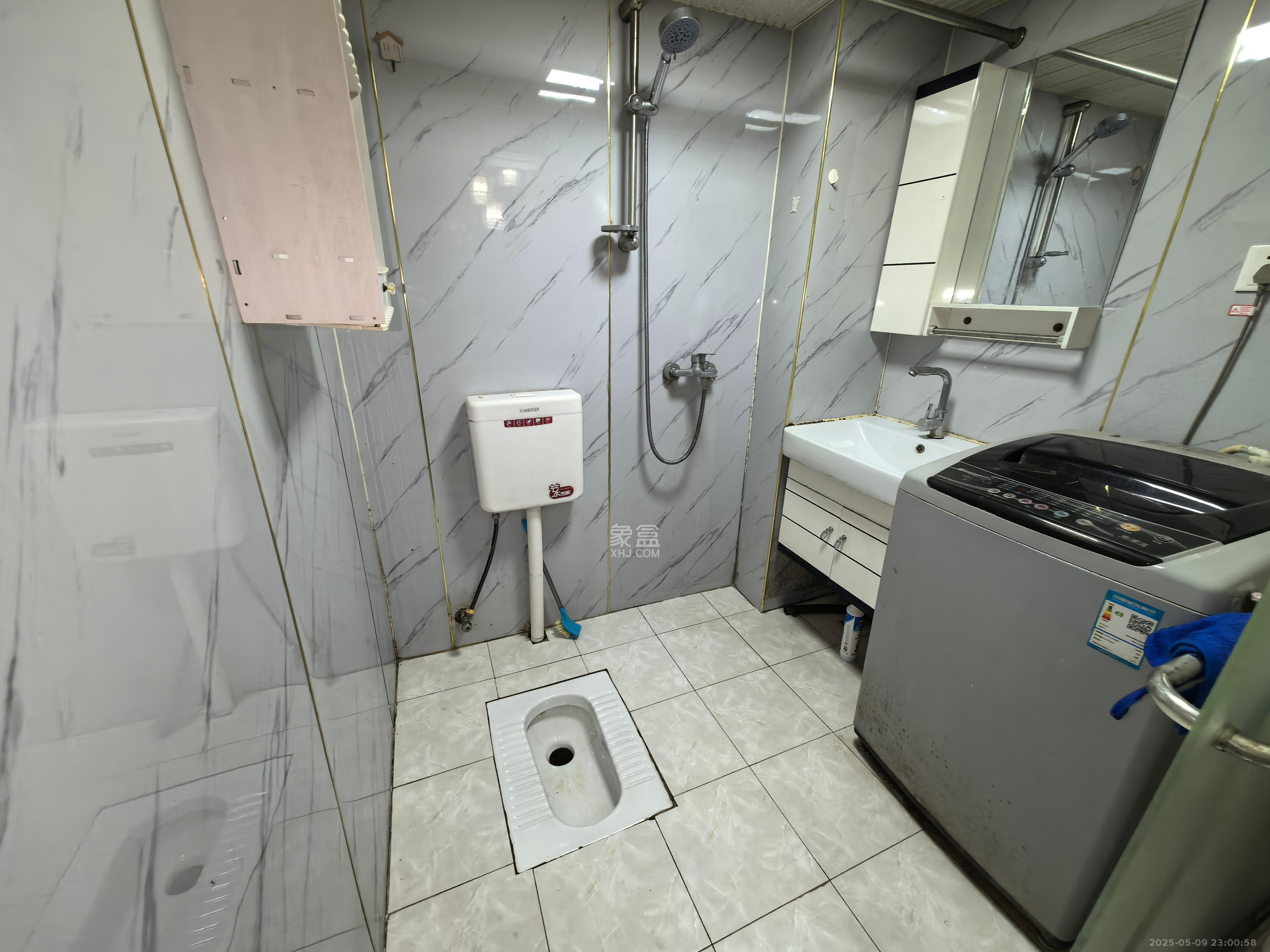 金色loft(鑫秋大厦) 2室1厅1卫 1900.0元/月 金色loft(鑫秋大厦) 2室1厅1卫 1900.0元/月室内图