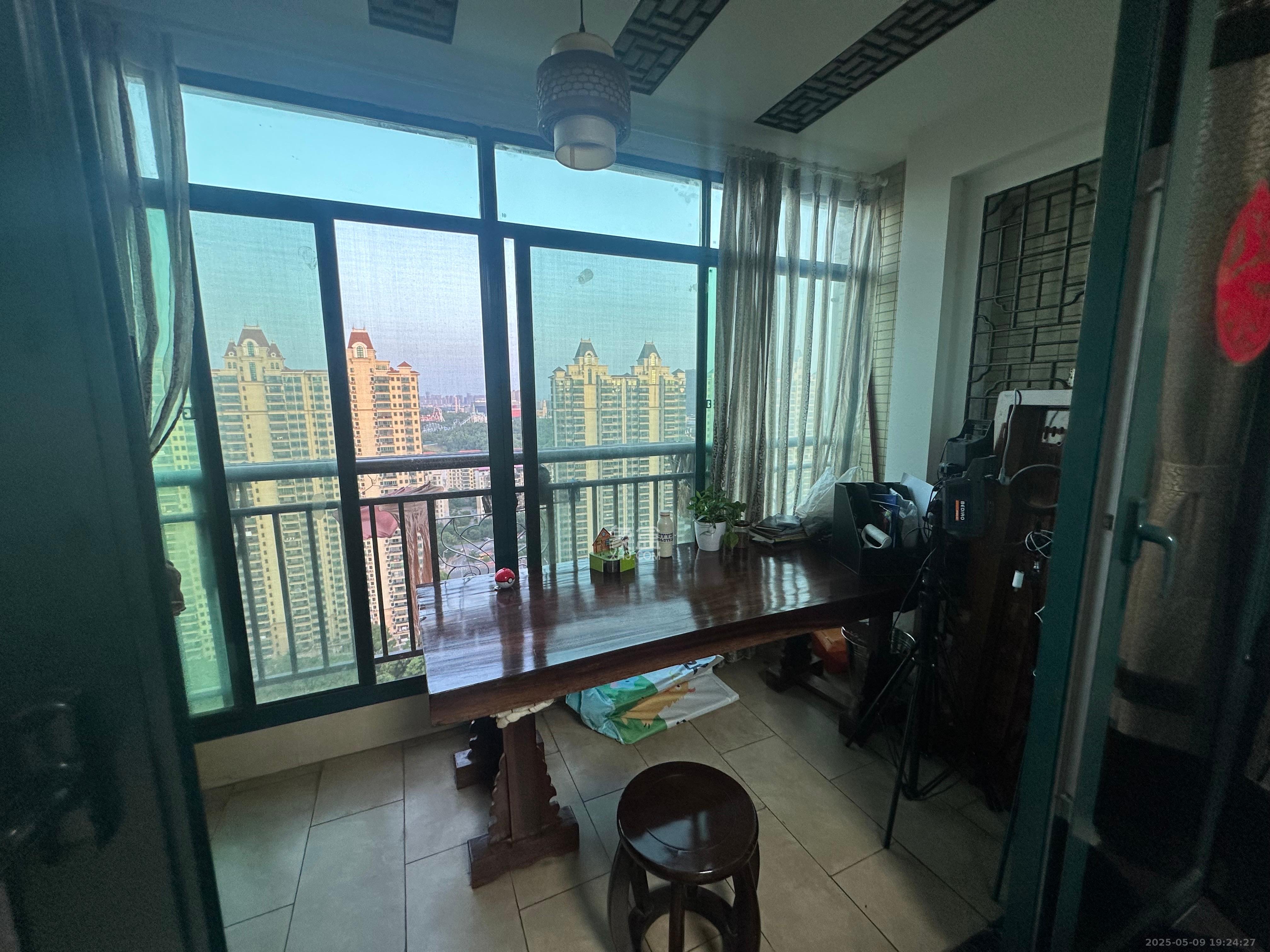 恒大雅苑 4室2厅2卫 3500.0元/月 恒大雅苑 4室2厅2卫 3500.0元/月室内图