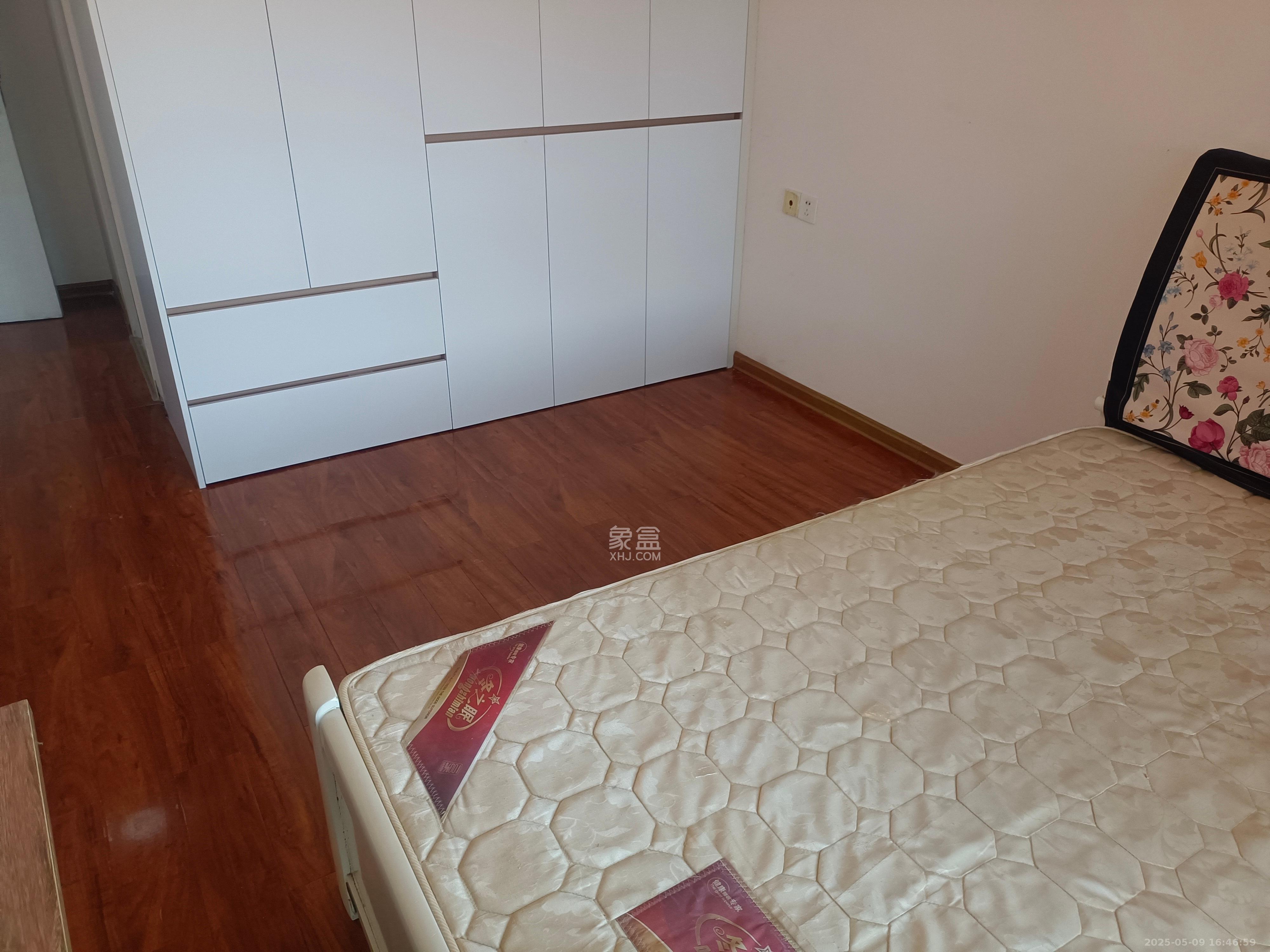 达美D6区  3室2厅2卫   3200.00元/月室内图