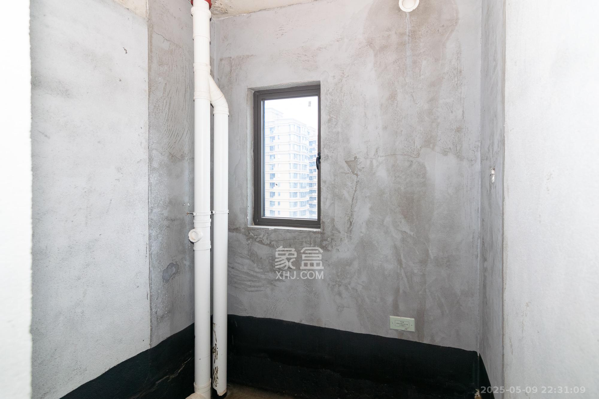 润和雅郡(润和紫郡六期) 6室3厅3卫 180.0万 润和雅郡(润和紫郡六期) 6室3厅3卫 180.0万卫生间