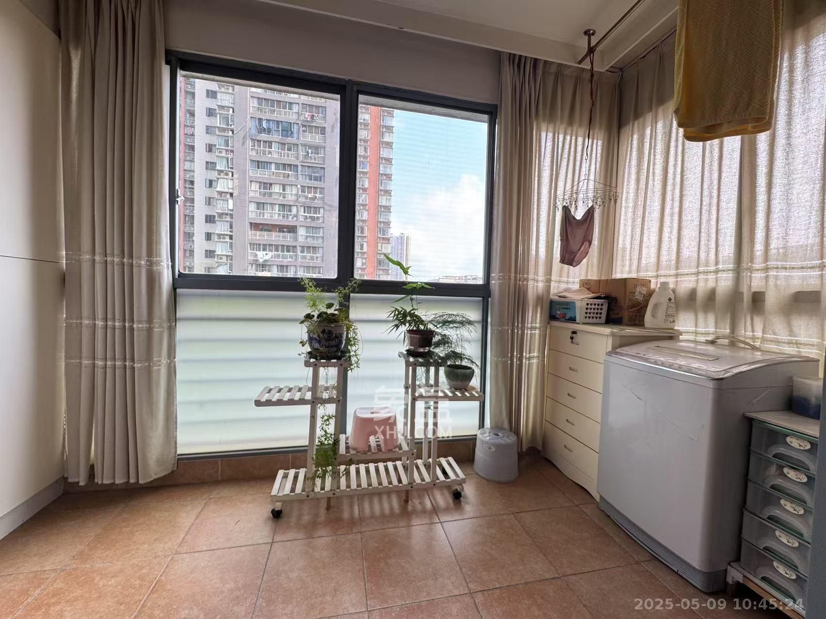 滨江君悦香邸  3室2厅2卫    3200.0元/月 滨江君悦香邸  3室2厅2卫    3200.0元/月室内图