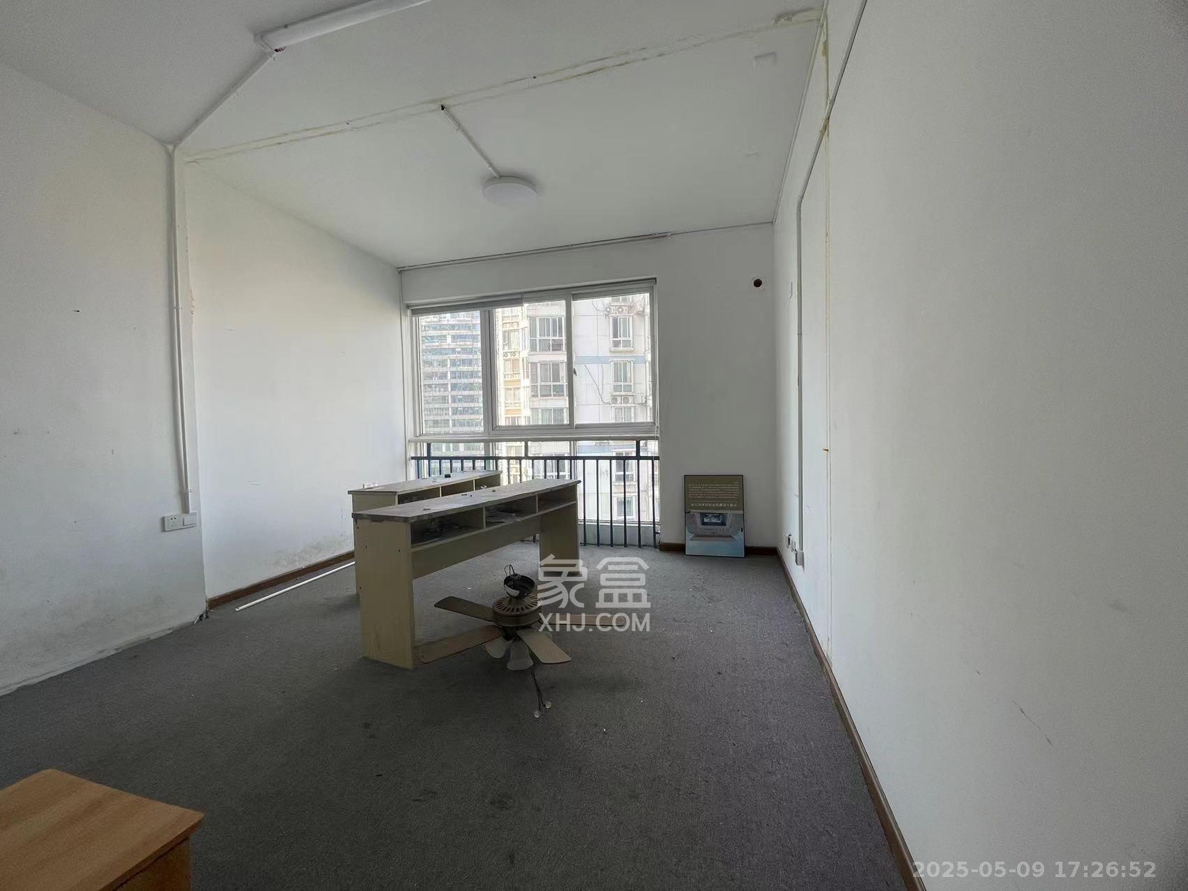 新世纪花苑  4室2厅1卫    3300.0元/月 新世纪花苑  4室2厅1卫    3300.0元/月室内图