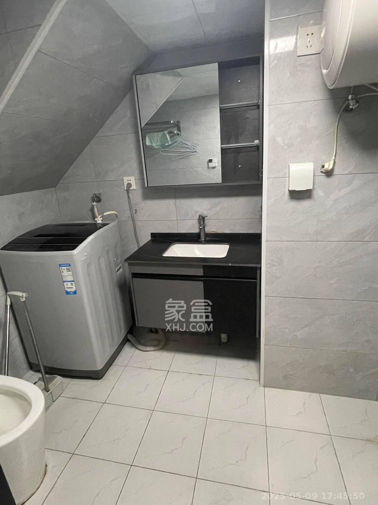 梅溪湖家居建材城  2室1厅1卫   1800.00元/月室内图