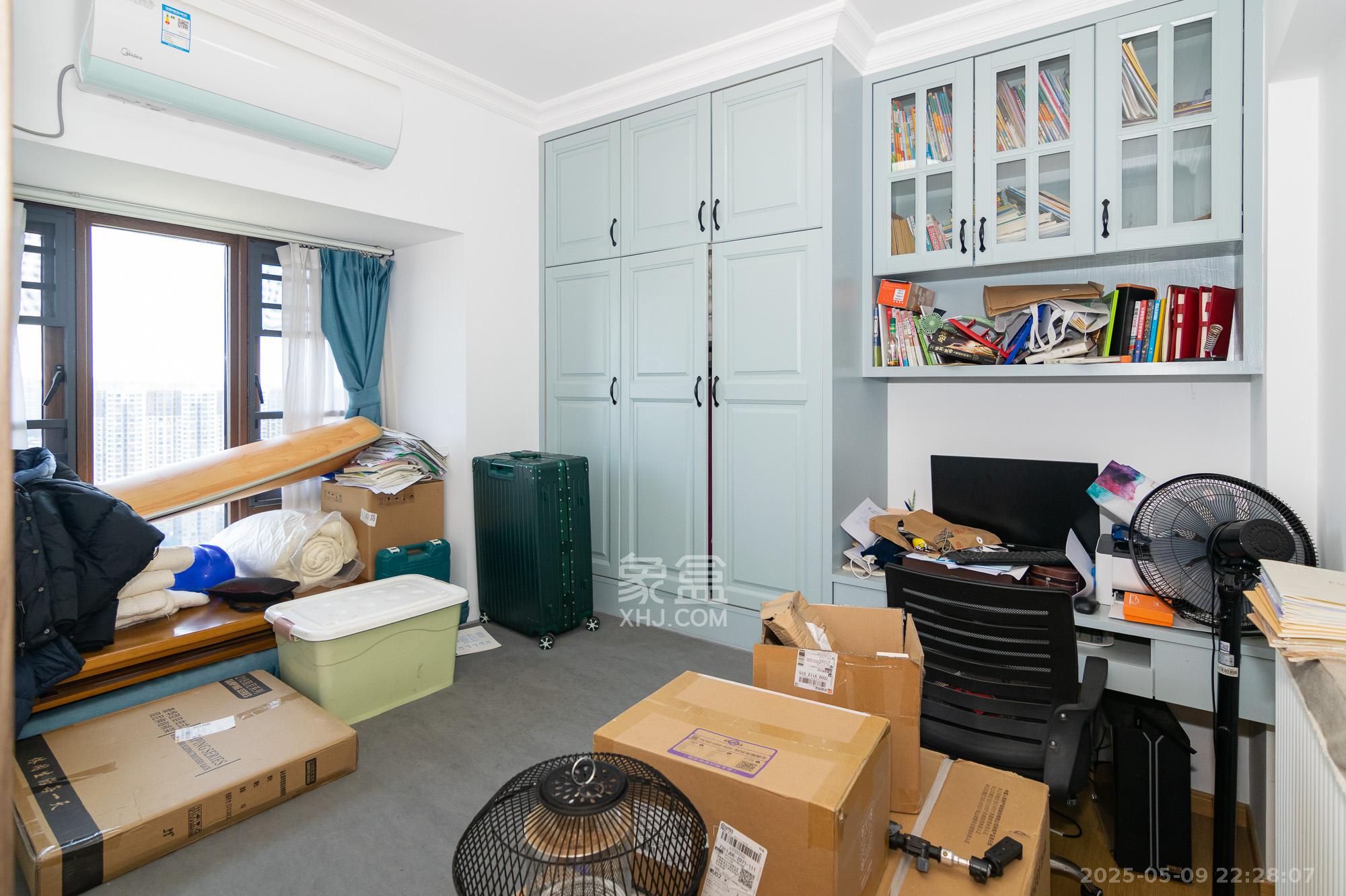 碧桂园高尔夫花园 4室2厅2卫 125.0万 碧桂园高尔夫花园 4室2厅2卫 125.0万卧室