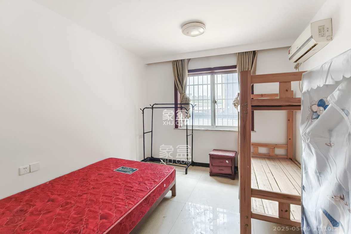 红树湾 5室2厅1卫 73.0万 红树湾 5室2厅1卫 73.0万卧室