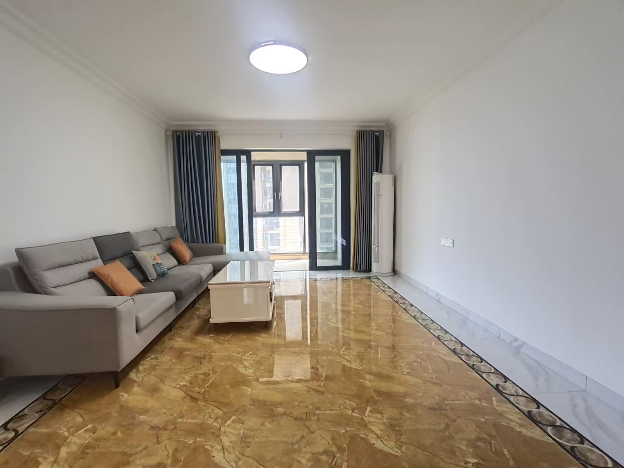 碧桂园梓山府 4室2厅2卫 2500.0元/月 碧桂园梓山府 4室2厅2卫 2500.0元/月室内图