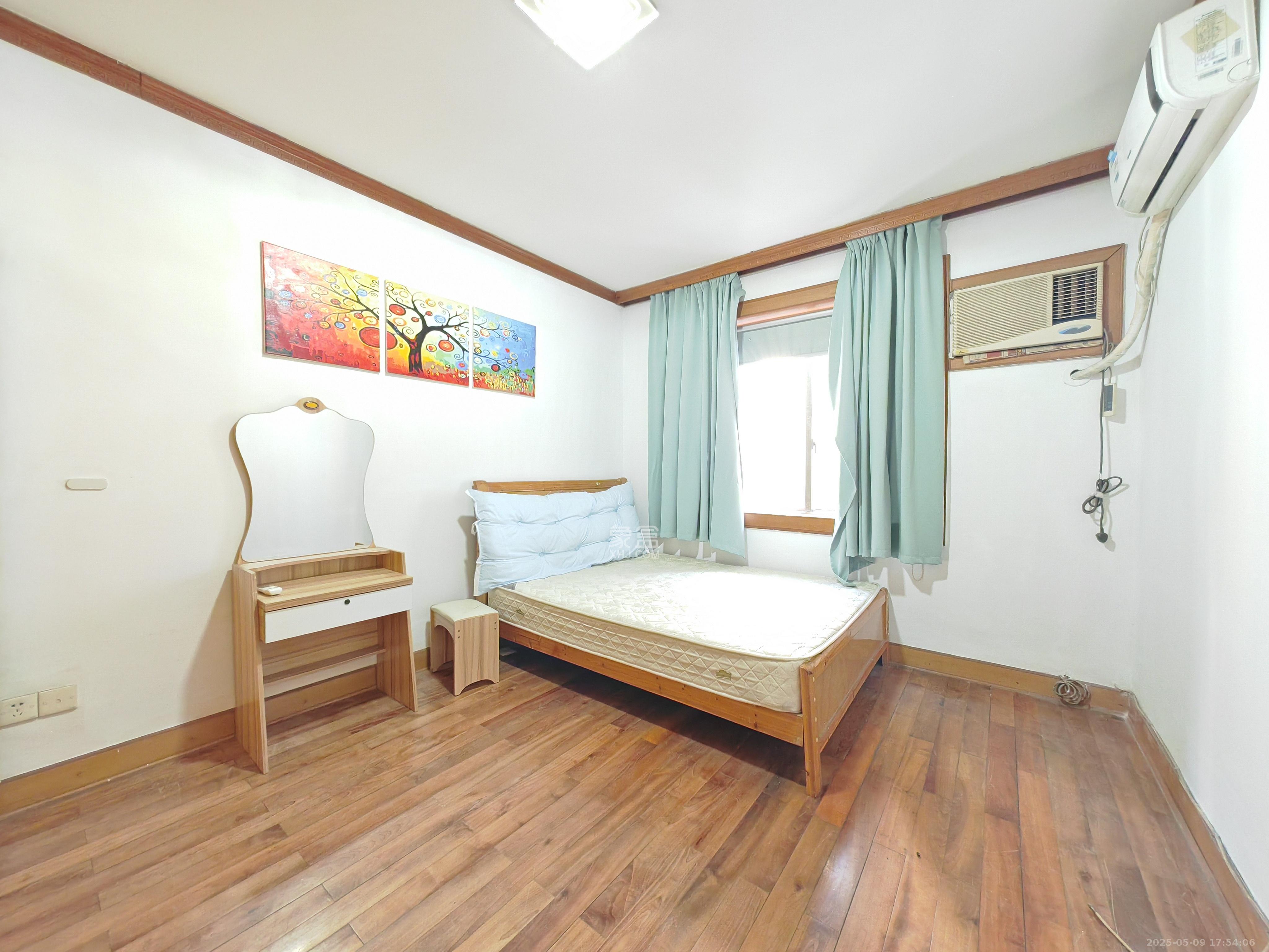 神龙歌舞剧院宿舍  3室1厅1卫   2300.00元/月室内图