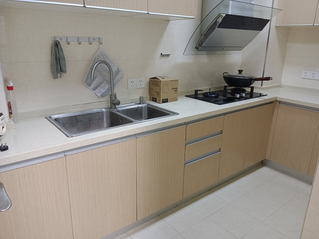 景湖春天 2室2厅1卫 1500.0元/月 景湖春天 2室2厅1卫 1500.0元/月室内图