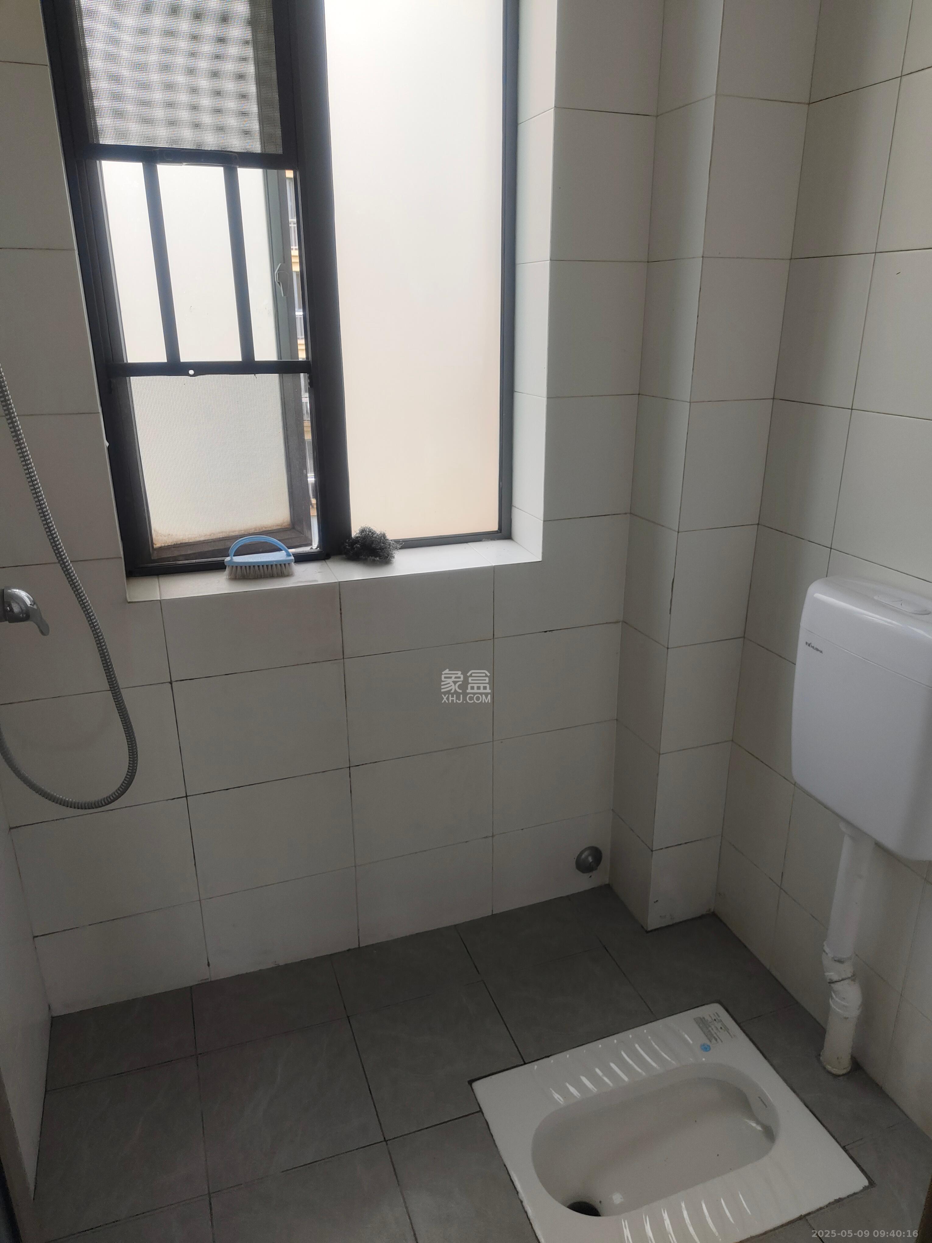 上海城小区  3室2厅2卫   2600.00元/月室内图