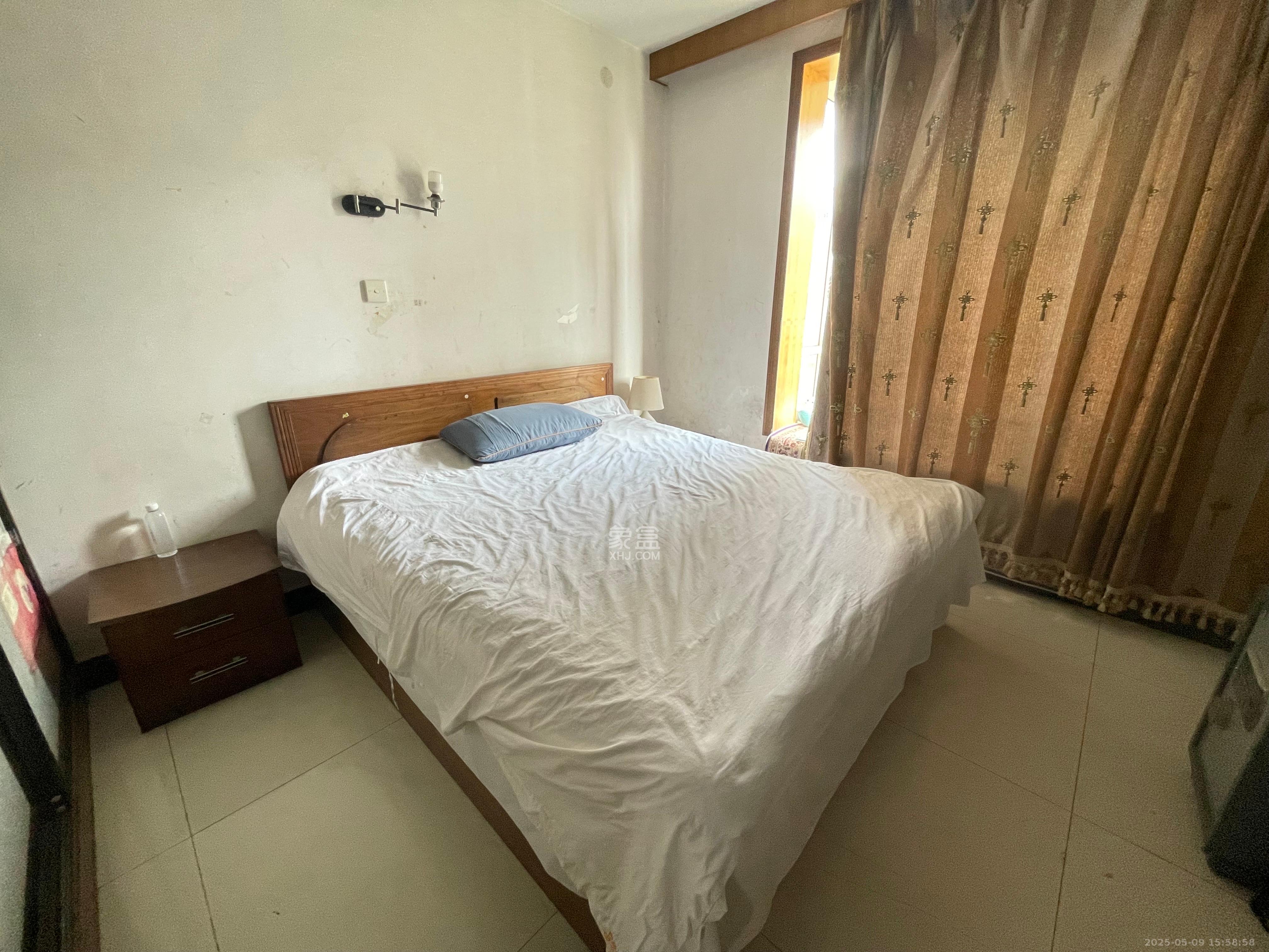 景湾小区(井湾小区)  4室2厅2卫    1800.0元/月 景湾小区(井湾小区)  4室2厅2卫    1800.0元/月