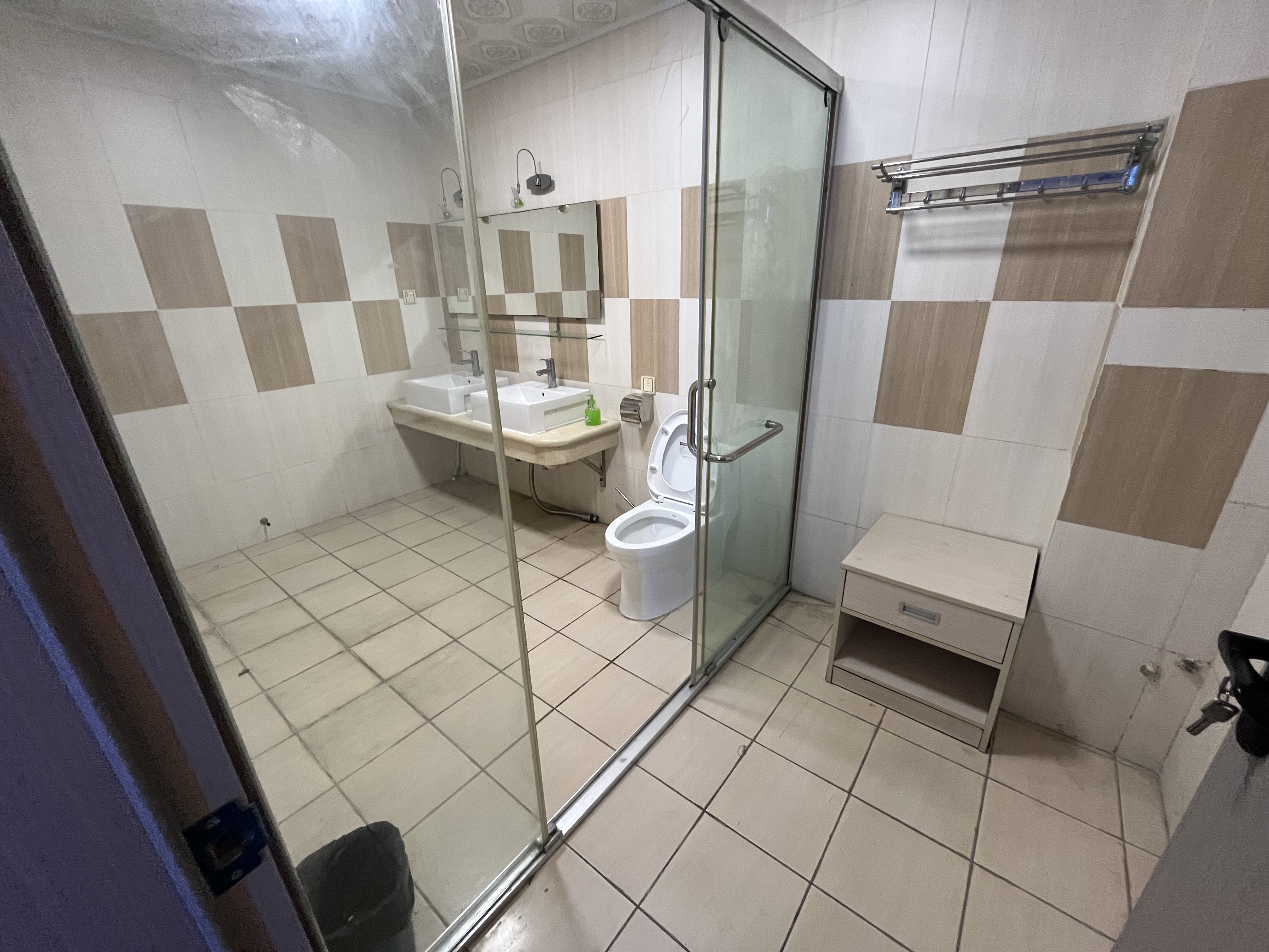 泉水山庄(别墅公寓区) 5室3厅6卫 25000.0元/月 泉水山庄(别墅公寓区) 5室3厅6卫 25000.0元/月室内图