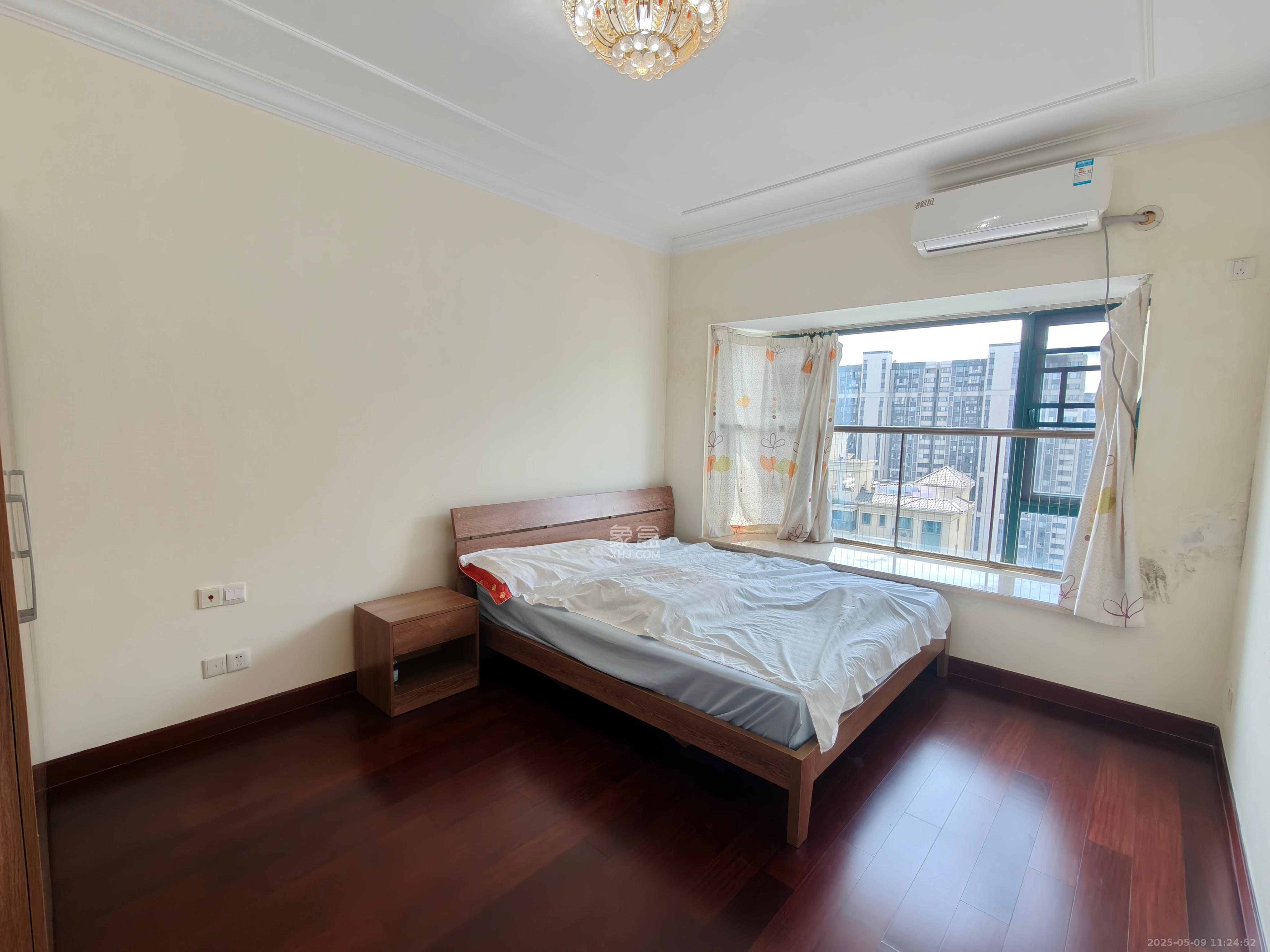 恒大翡翠华庭 3室2厅2卫 1900.0元/月 恒大翡翠华庭 3室2厅2卫 1900.0元/月室内图