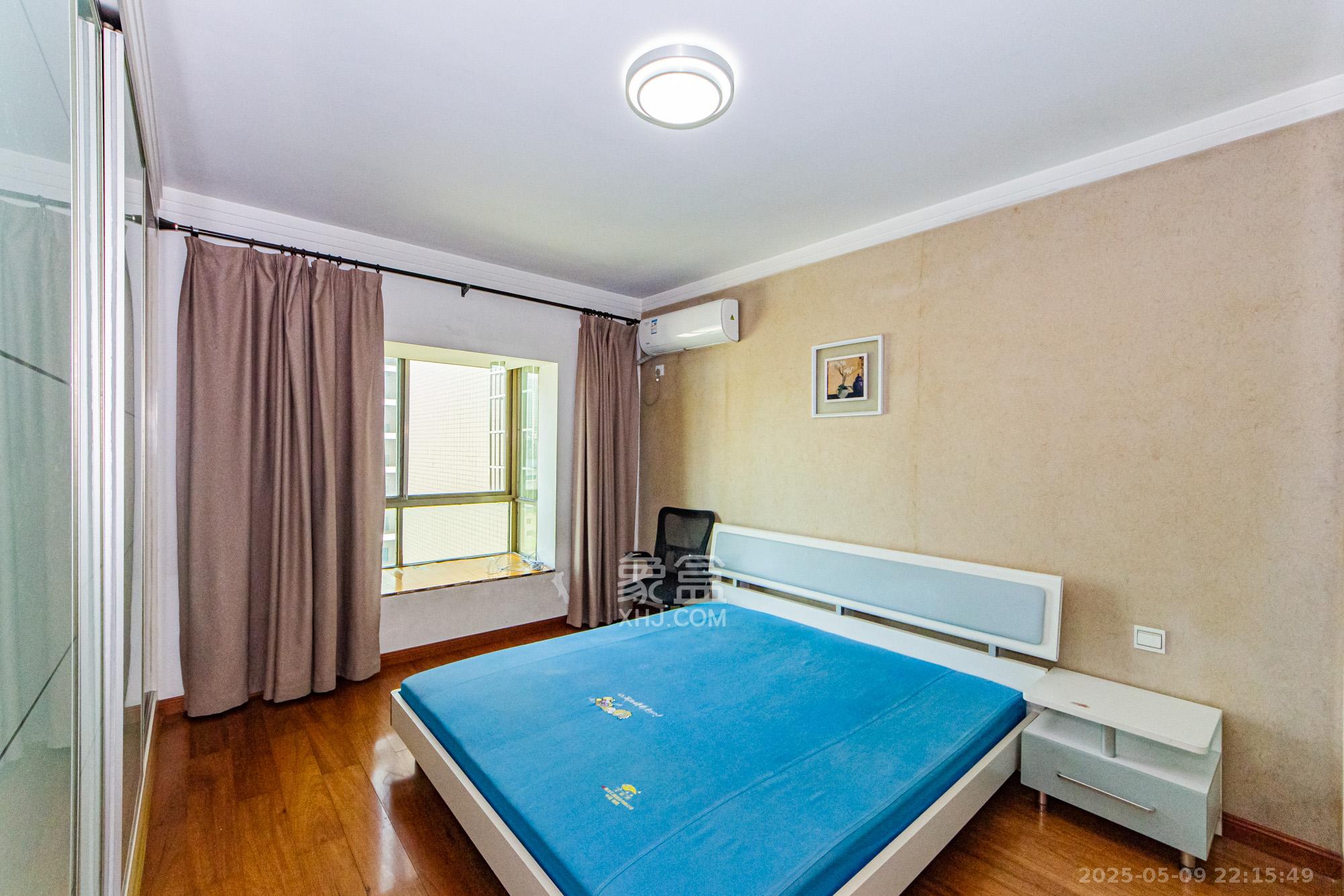 景香苑 3室2厅2卫 115.0万 景香苑 3室2厅2卫 115.0万卧室