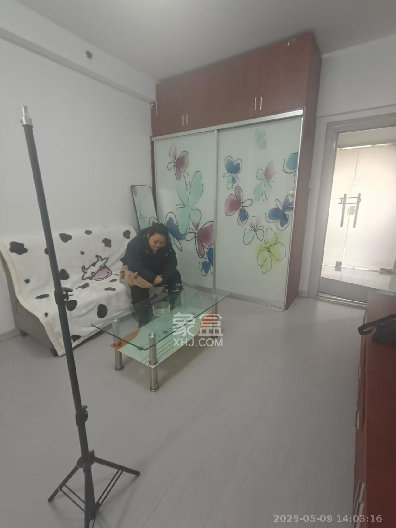 湘域中央  1室1厅1卫   2000.00元/月室内图