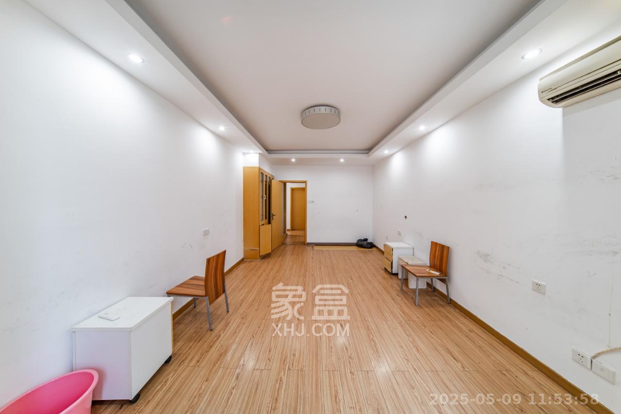 阳光100二期  4室2厅2卫    5000.0元/月室内图