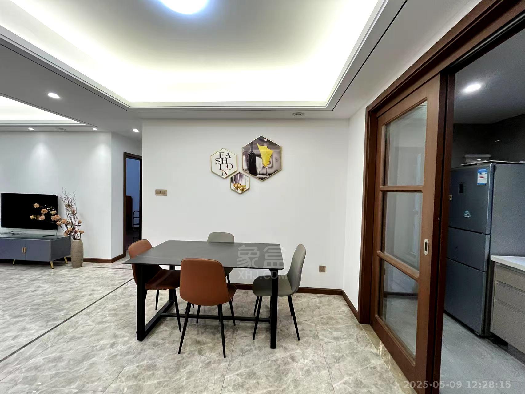 城际空间站 4室2厅2卫 1900.0元/月 城际空间站 4室2厅2卫 1900.0元/月室内图