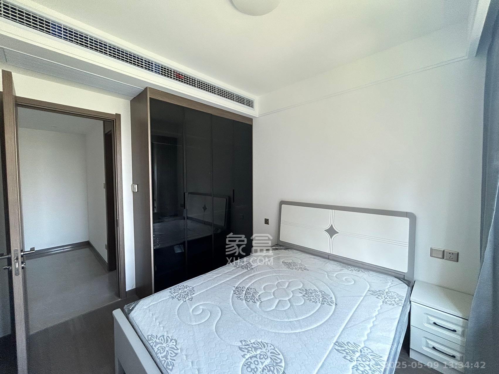 龙湖春江天玺  4室2厅2卫    4600.0元/月室内图