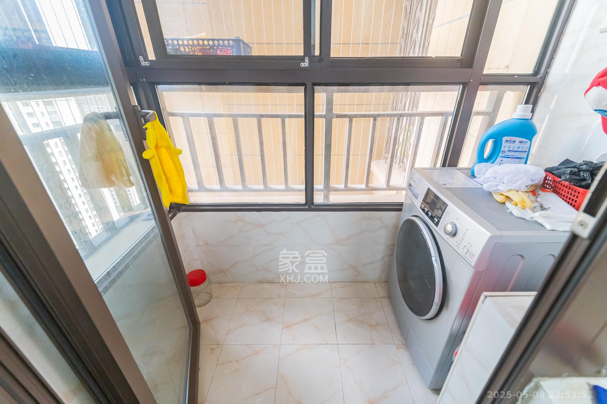 华润置地广场一期 3室2厅2卫 80.0万 华润置地广场一期 3室2厅2卫 80.0万厨房