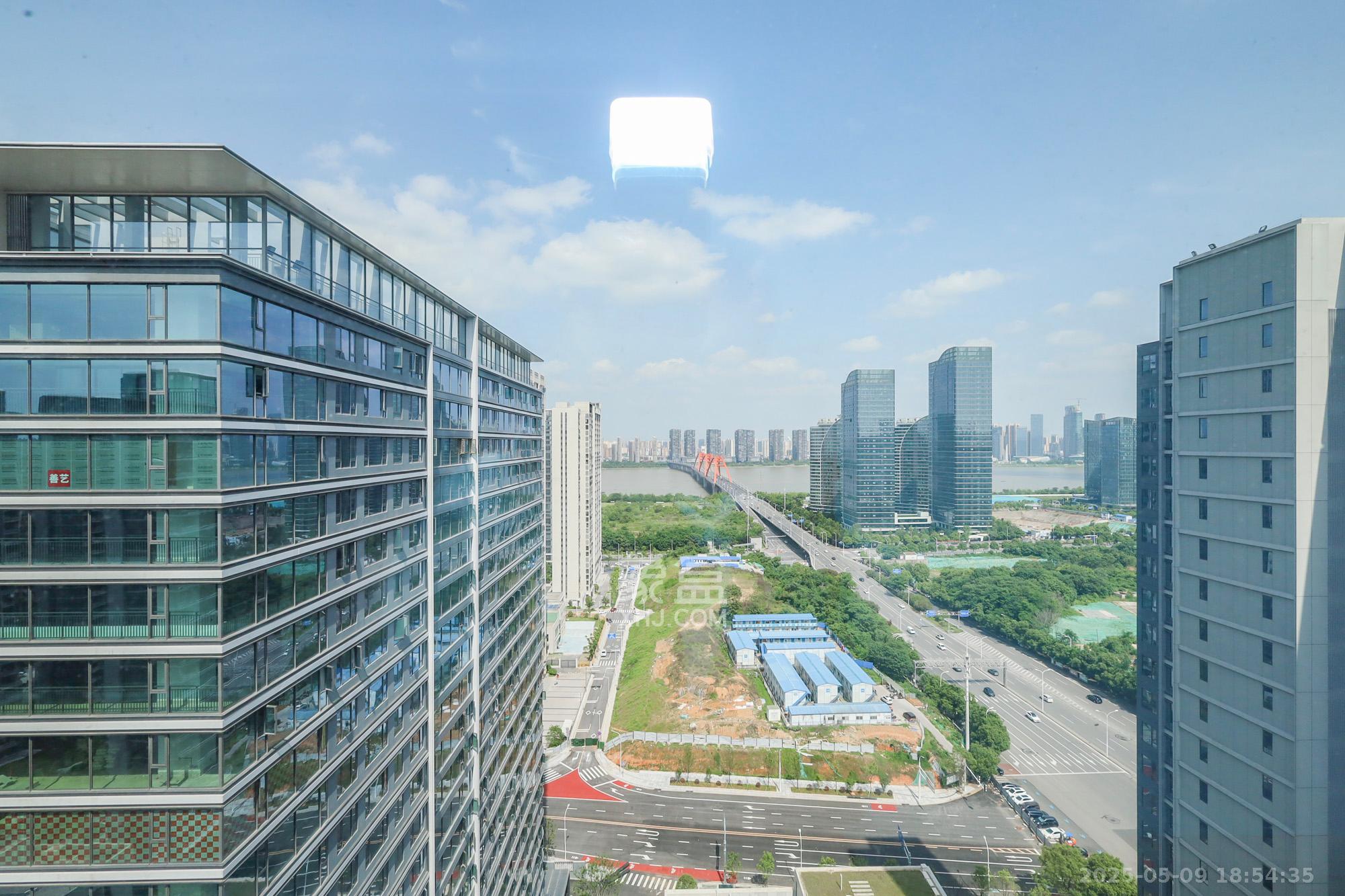 招商蛇口滨江境  4室2厅3卫   600.00万其他
