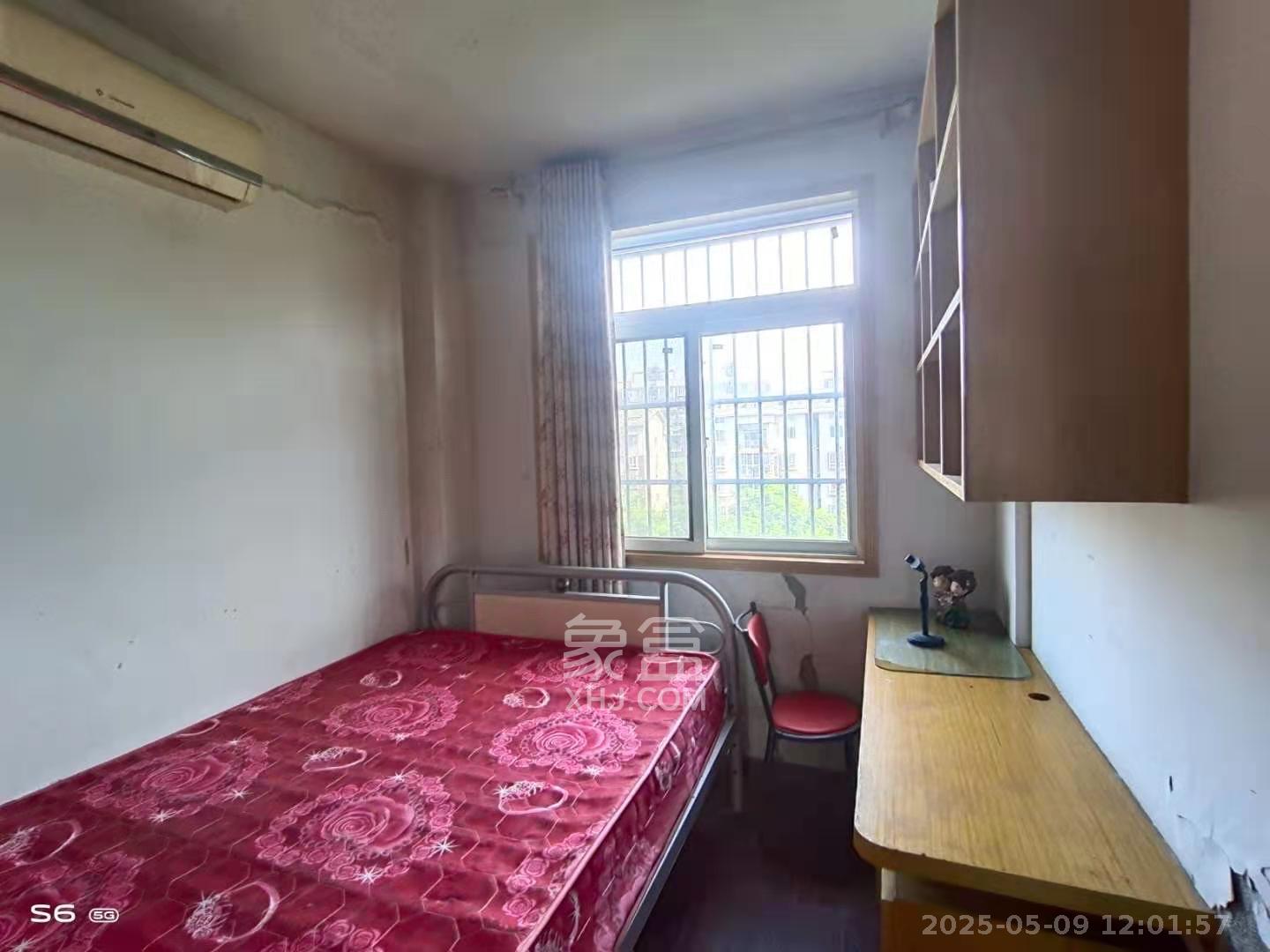 鄱阳小区  3室2厅1卫    1600.0元/月 鄱阳小区  3室2厅1卫    1600.0元/月室内图